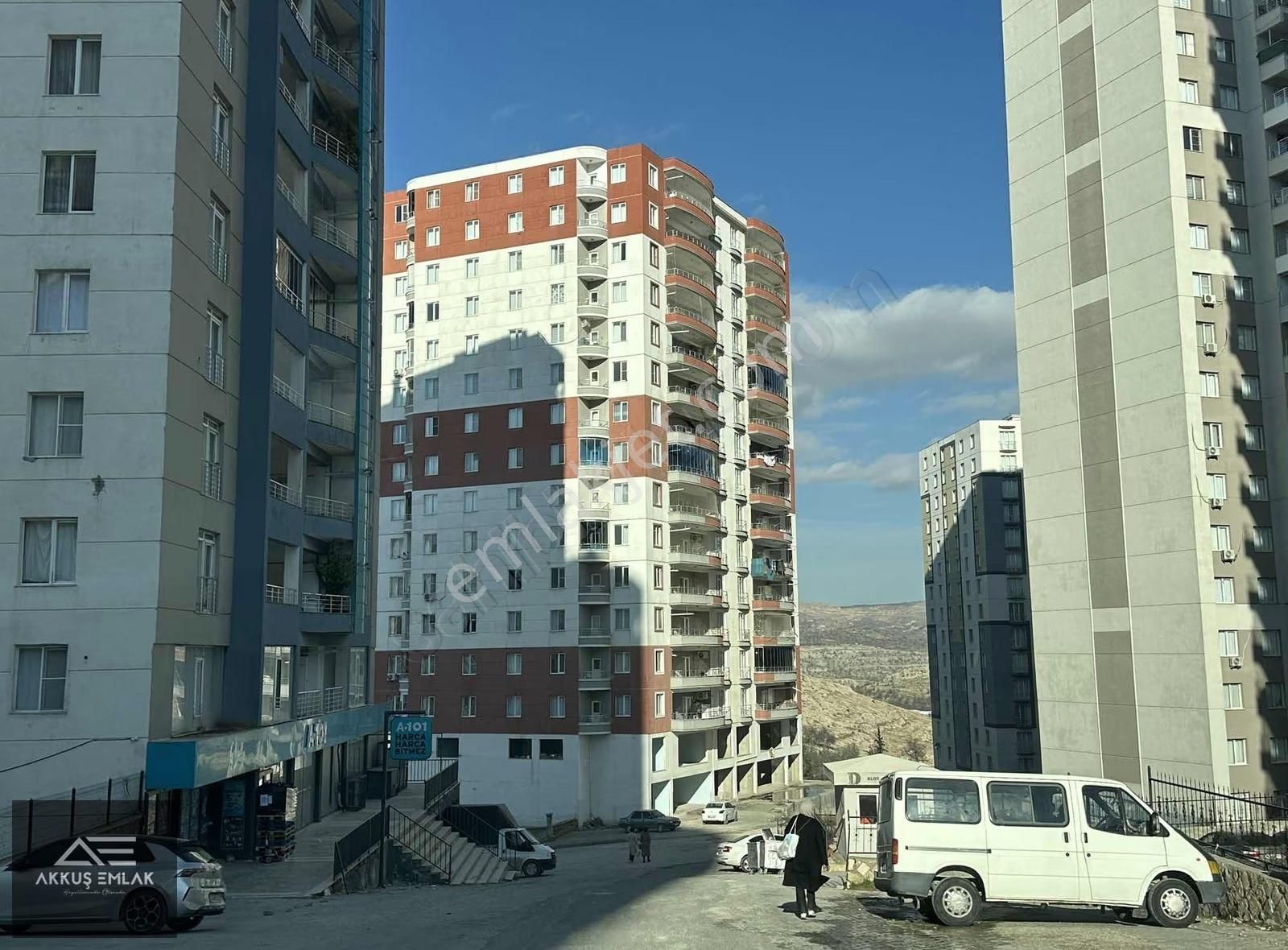 Akkuş Emlak'tan Karaboğa Sitesinde 4+1 Satılık Daire - Görsel 6