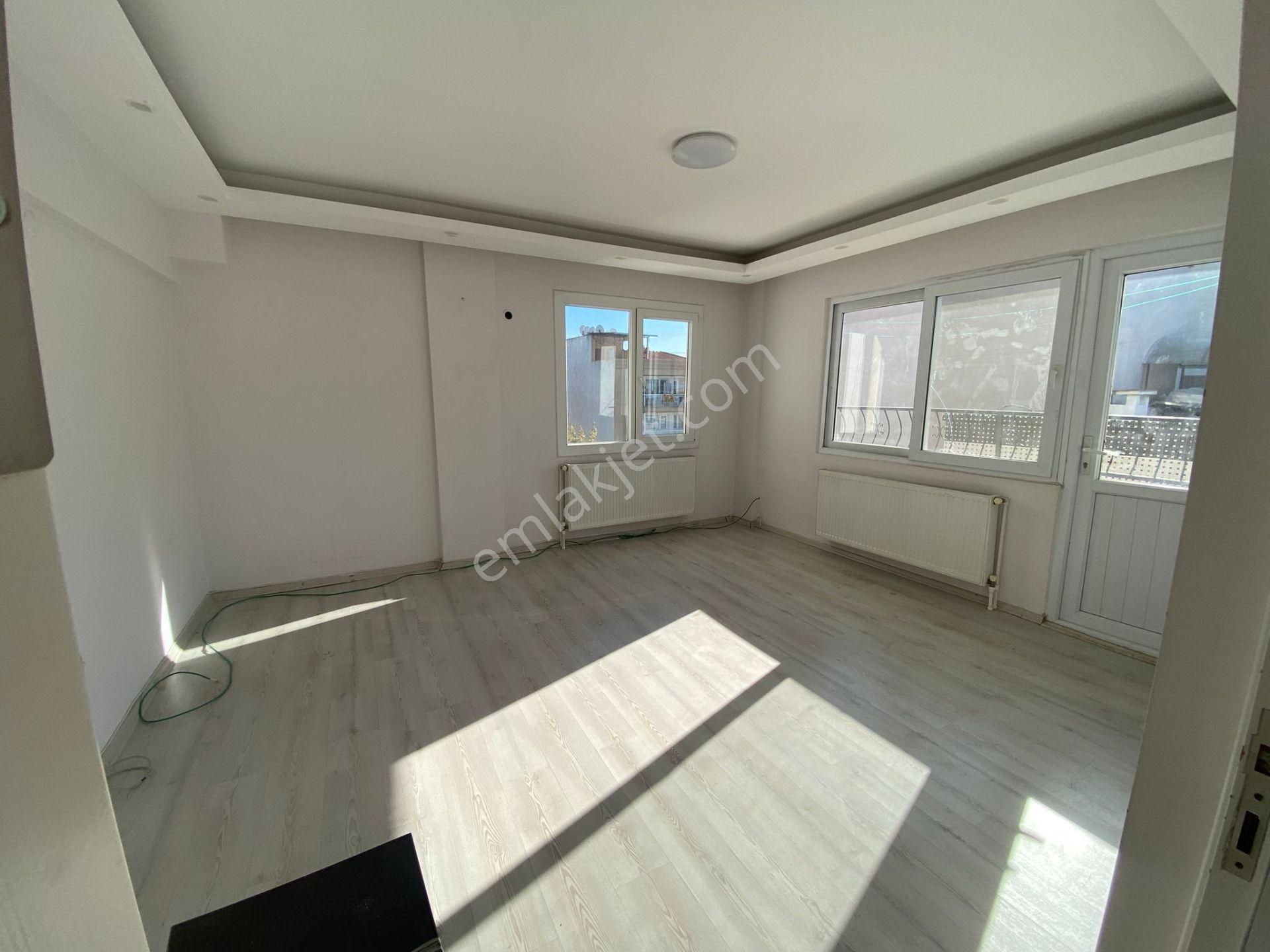 Acill Buca Ufuk Mah.de Yıkıkkemer Meydan Yakını 3+1 120m2 Dgazlı Arakat Satılık Daire