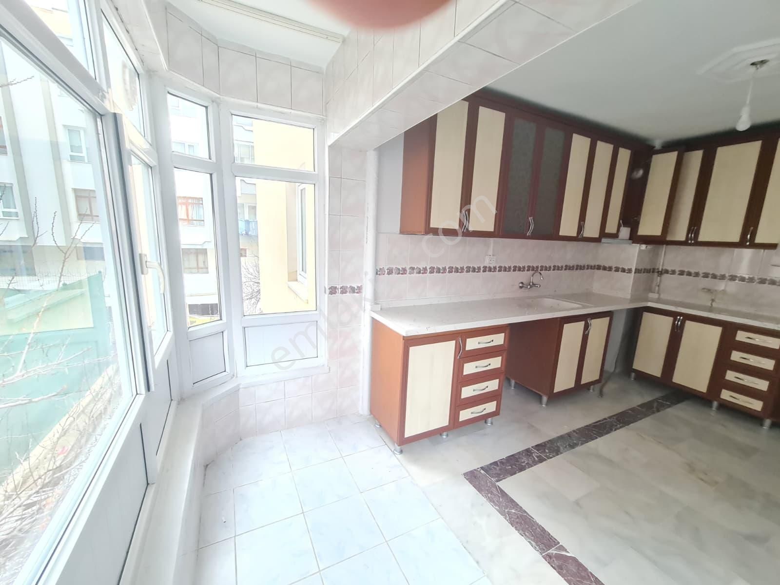 Karapüçek Mahalle Merkezinde – Cadde Üzeri – Çarşı İçinde 3+1 Daire - Görsel 15