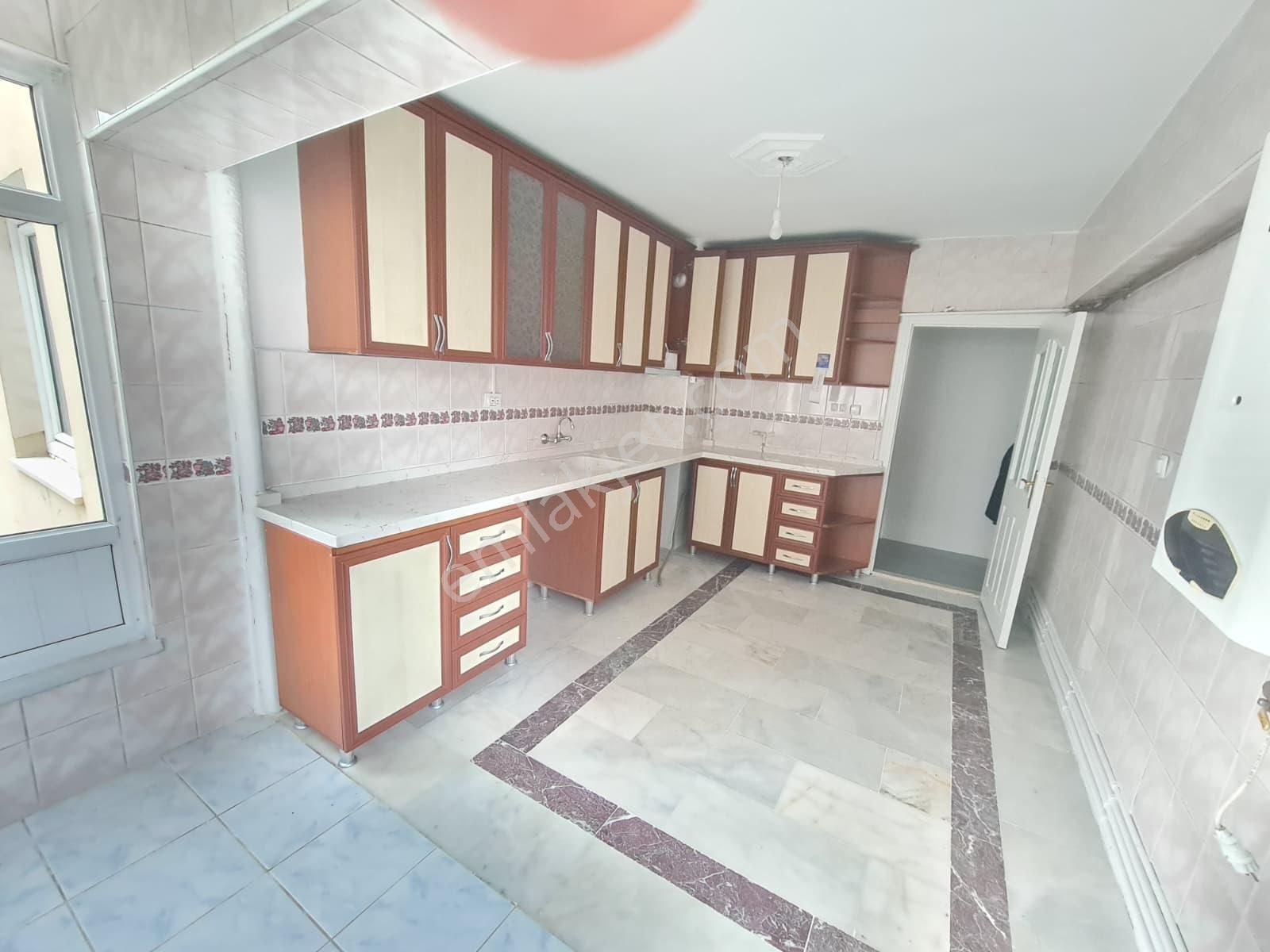 Karapüçek Mahalle Merkezinde – Cadde Üzeri – Çarşı İçinde 3+1 Daire - Görsel 14