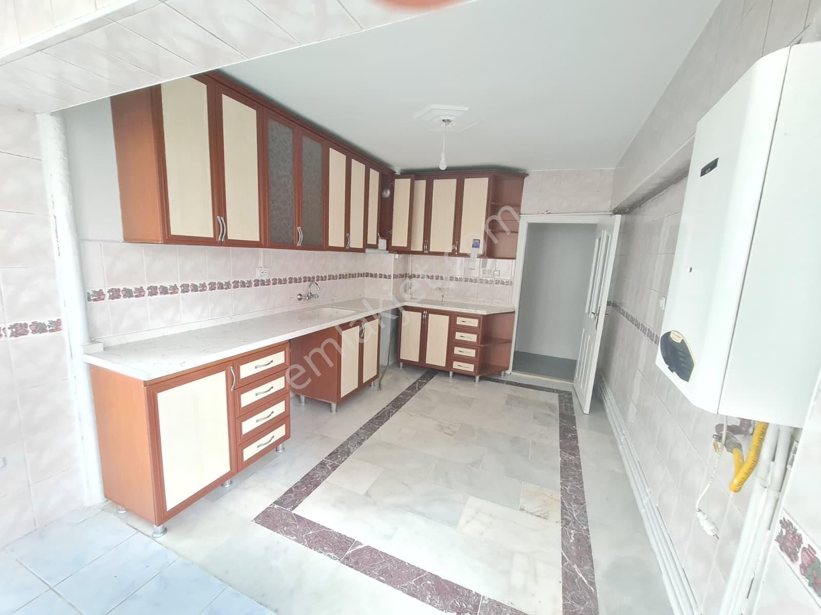 Karapüçek Mahalle Merkezinde – Cadde Üzeri – Çarşı İçinde 3+1 Daire - Görsel 12