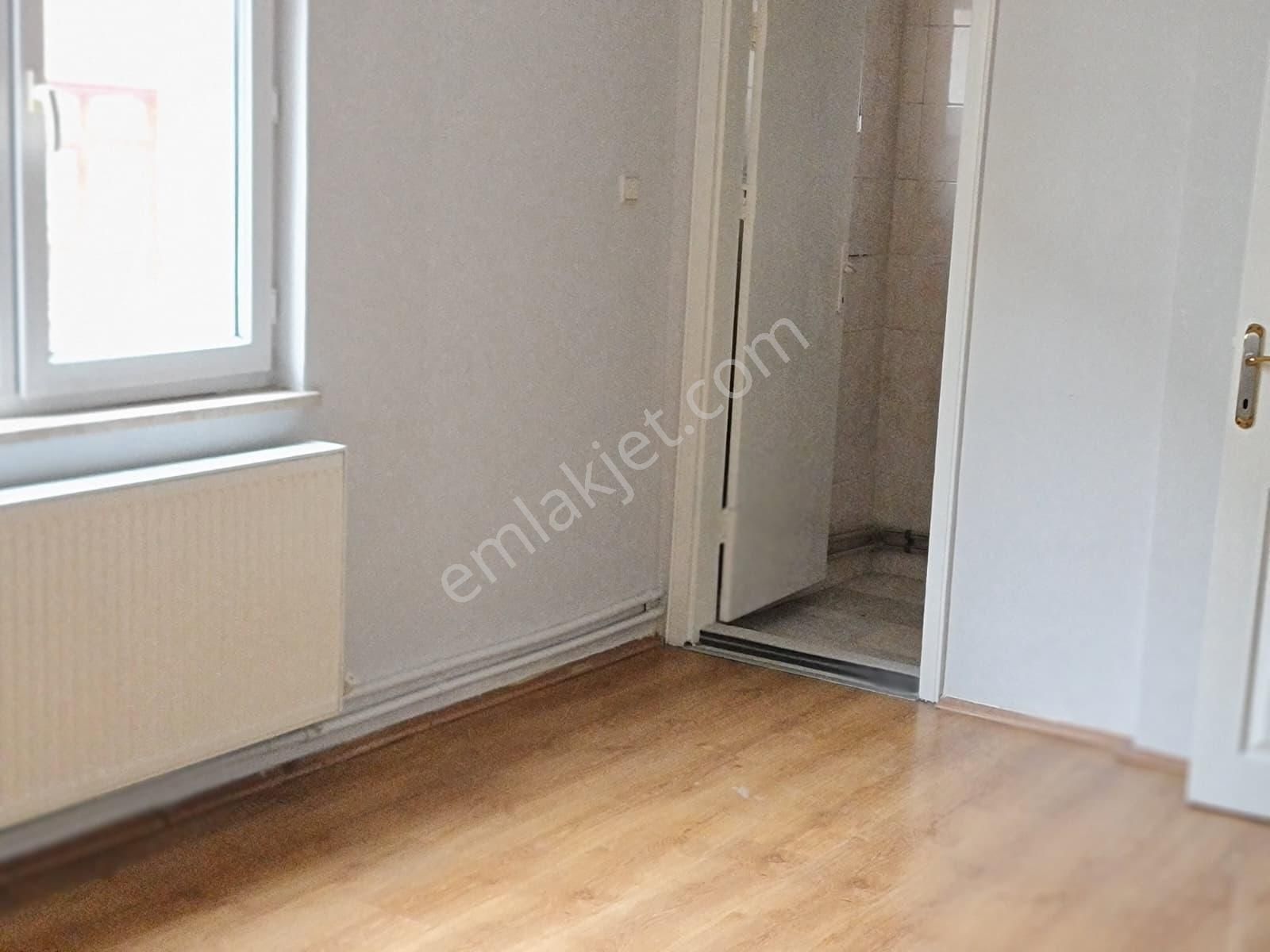 Karapüçek Mahalle Merkezinde – Cadde Üzeri – Çarşı İçinde 3+1 Daire - Görsel 13