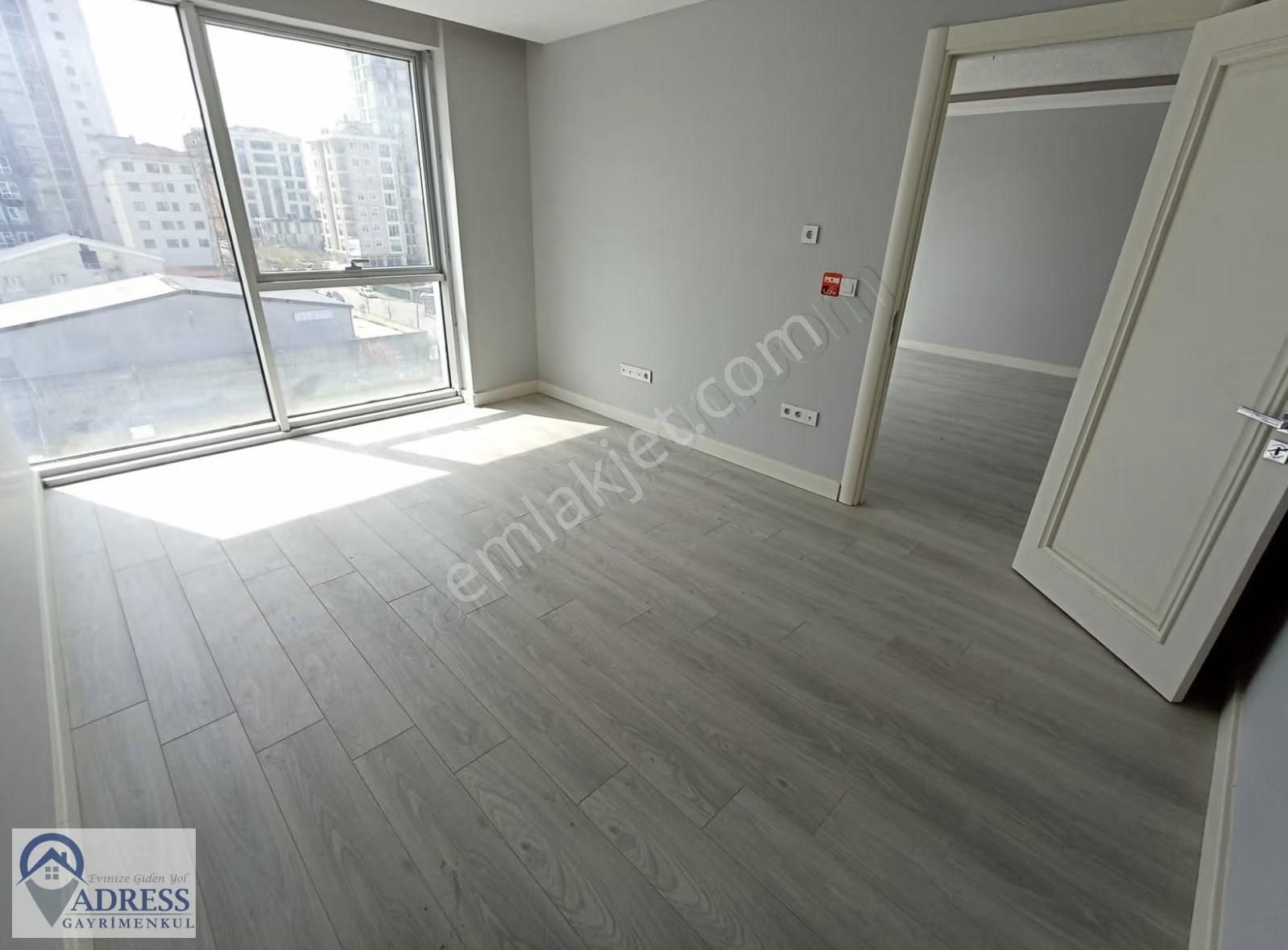 Şerifali Ticari Bölgede İyi Konumda Kiralık 2+1 Ofis - Görsel 11