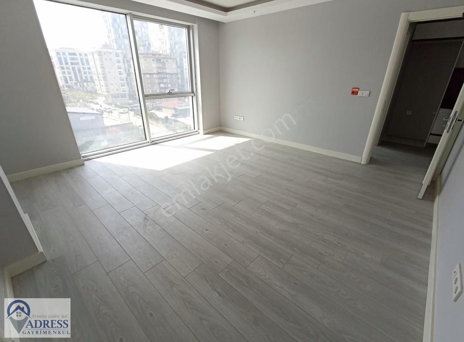 Şerifali Ticari Bölgede İyi Konumda Kiralık 2+1 Ofis - Görsel 18