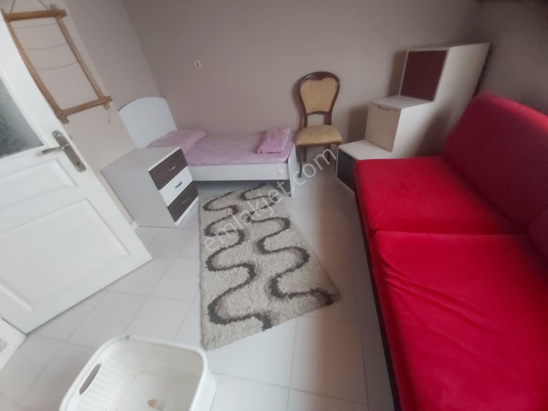 Harika Lokasyon Metroya Yakın Fuul Eşyalı Genç Binada 2+1çatkatı - Görsel 6