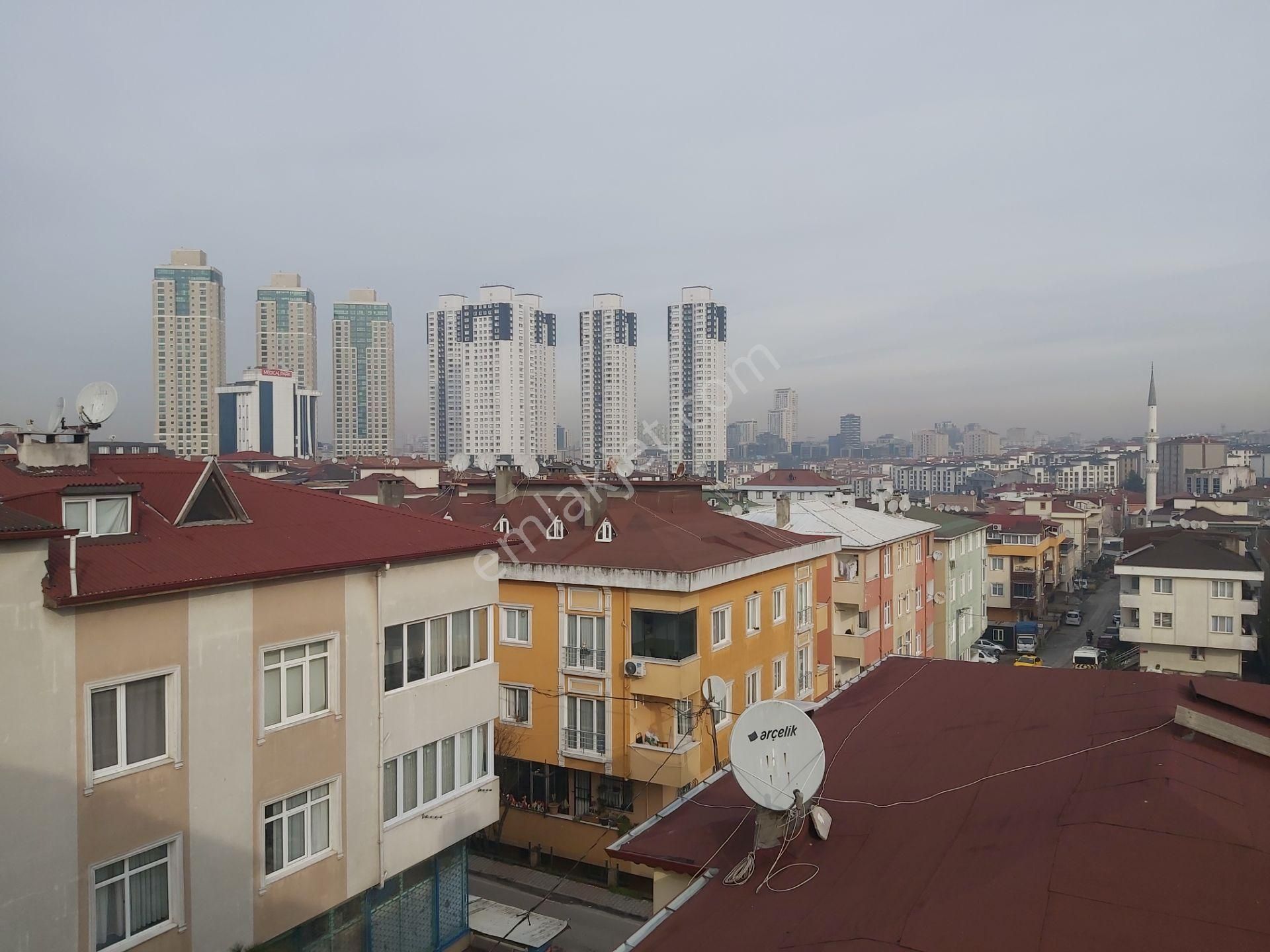 Harika Lokasyon Metroya Yakın Fuul Eşyalı Genç Binada 2+1çatkatı - Görsel 2