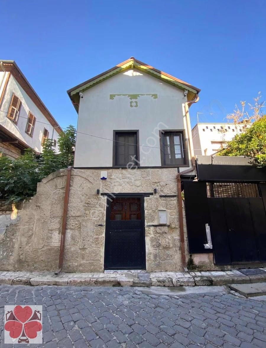Yonca'dan Tarsus Sofular'da Antik Konseptli Satılık Müstakil Ev