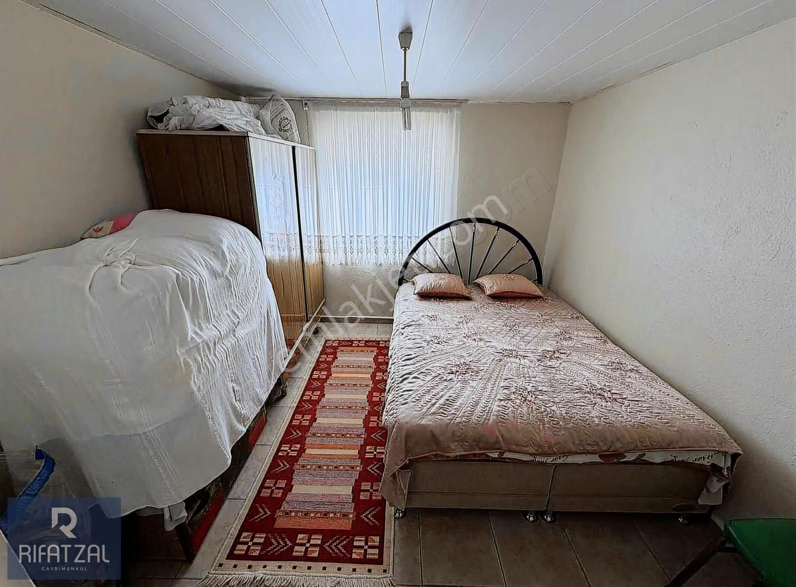 Ayvalık Fethiye Mah. Deniz Manzaralı 3+1 Eşyalı 136 M2 Avlulu Ev - Görsel 16