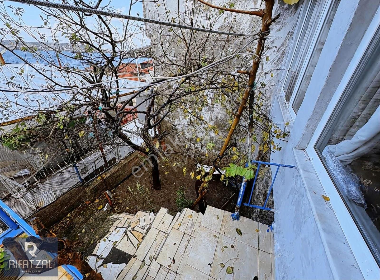 Ayvalık Sakarya Mah. 91 M2 Arsa Üzerinde Satılık Müstakil Ev - Görsel 11