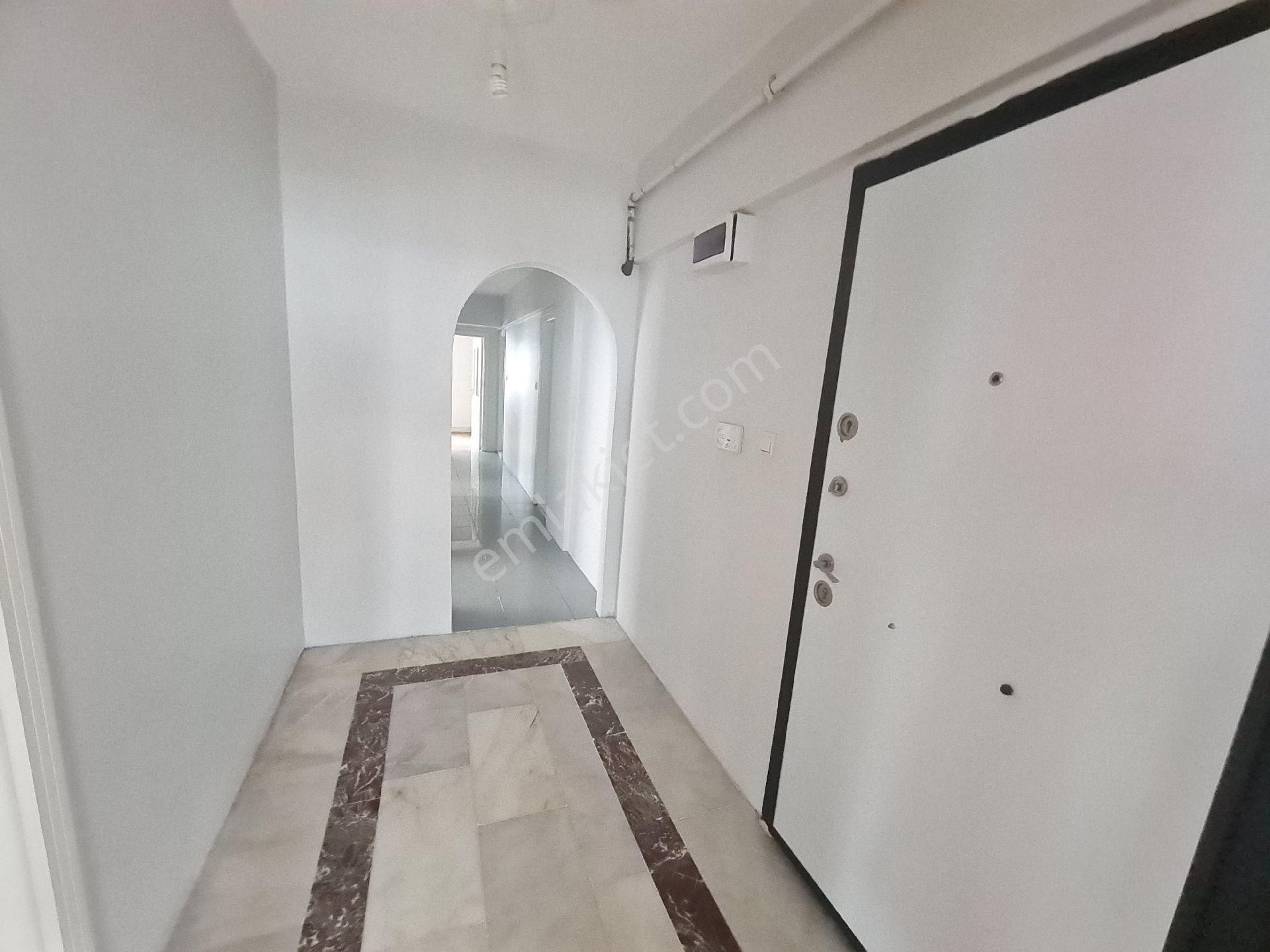 Karapürcekte Merkezde Satlık 3+1 1 Katta - Görsel 6