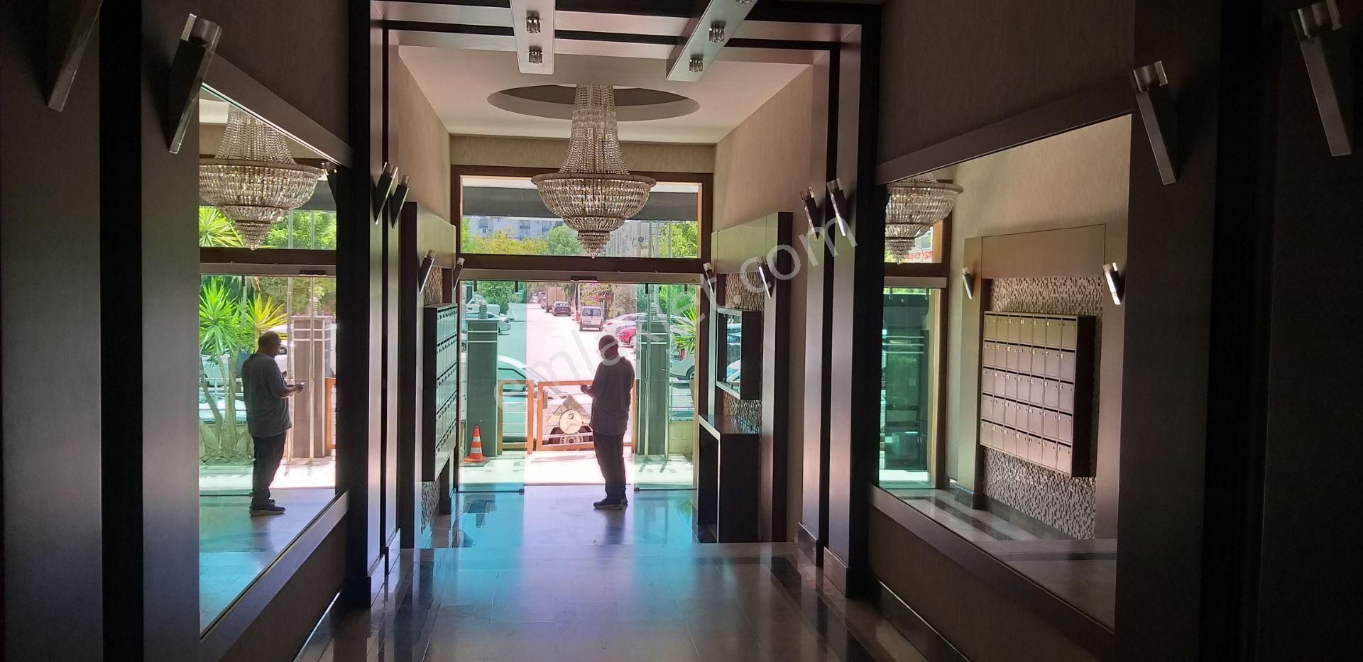 Bornova Özkanlar Gürmar Mağazası Üstü Satılık Süper Lüx Kupon Daire - Görsel 23