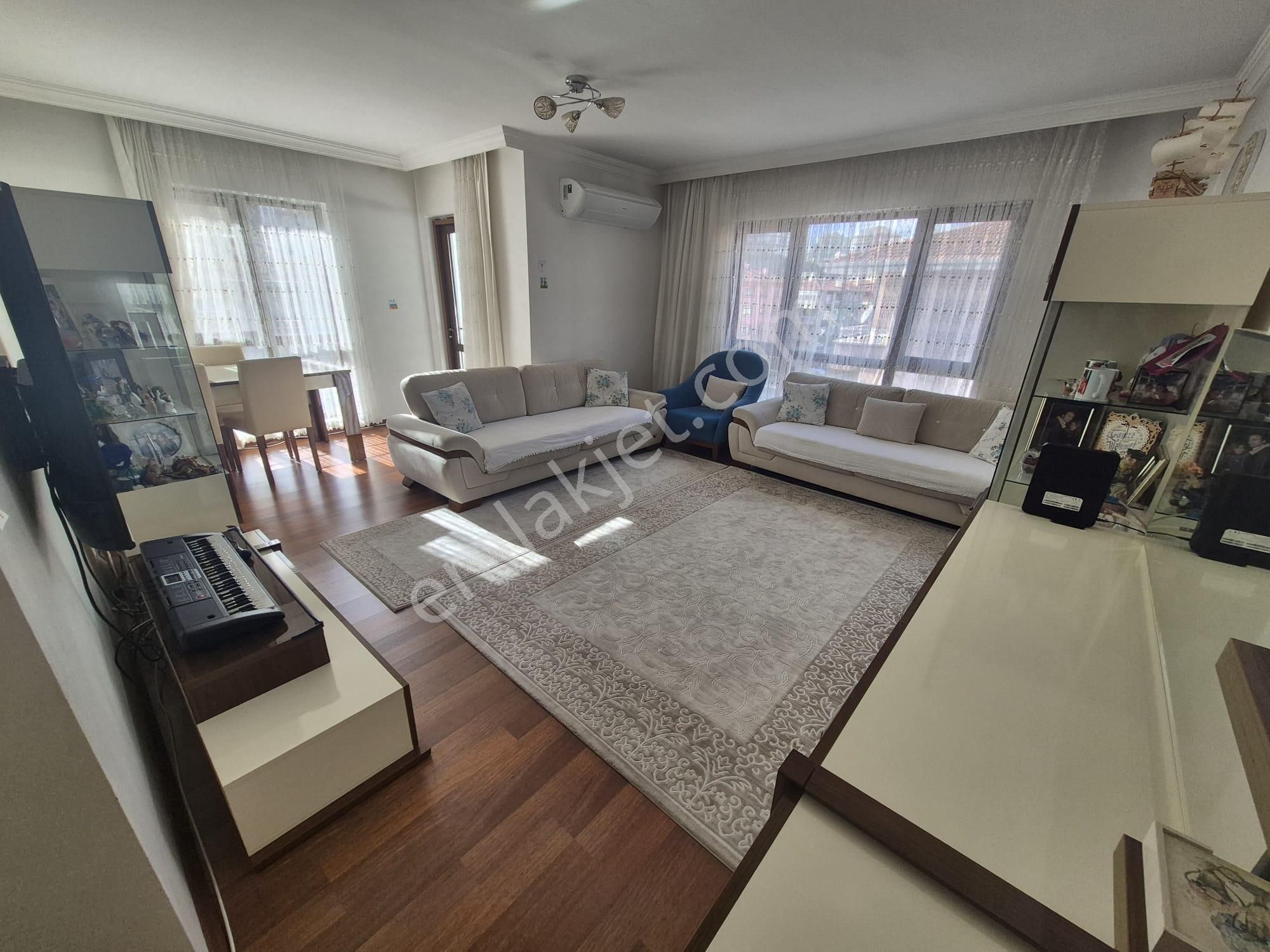 İncesu Caddesi'nde Kaçmaz Fırsat 3+1 Geniş Full Yapılı Eksiksiz