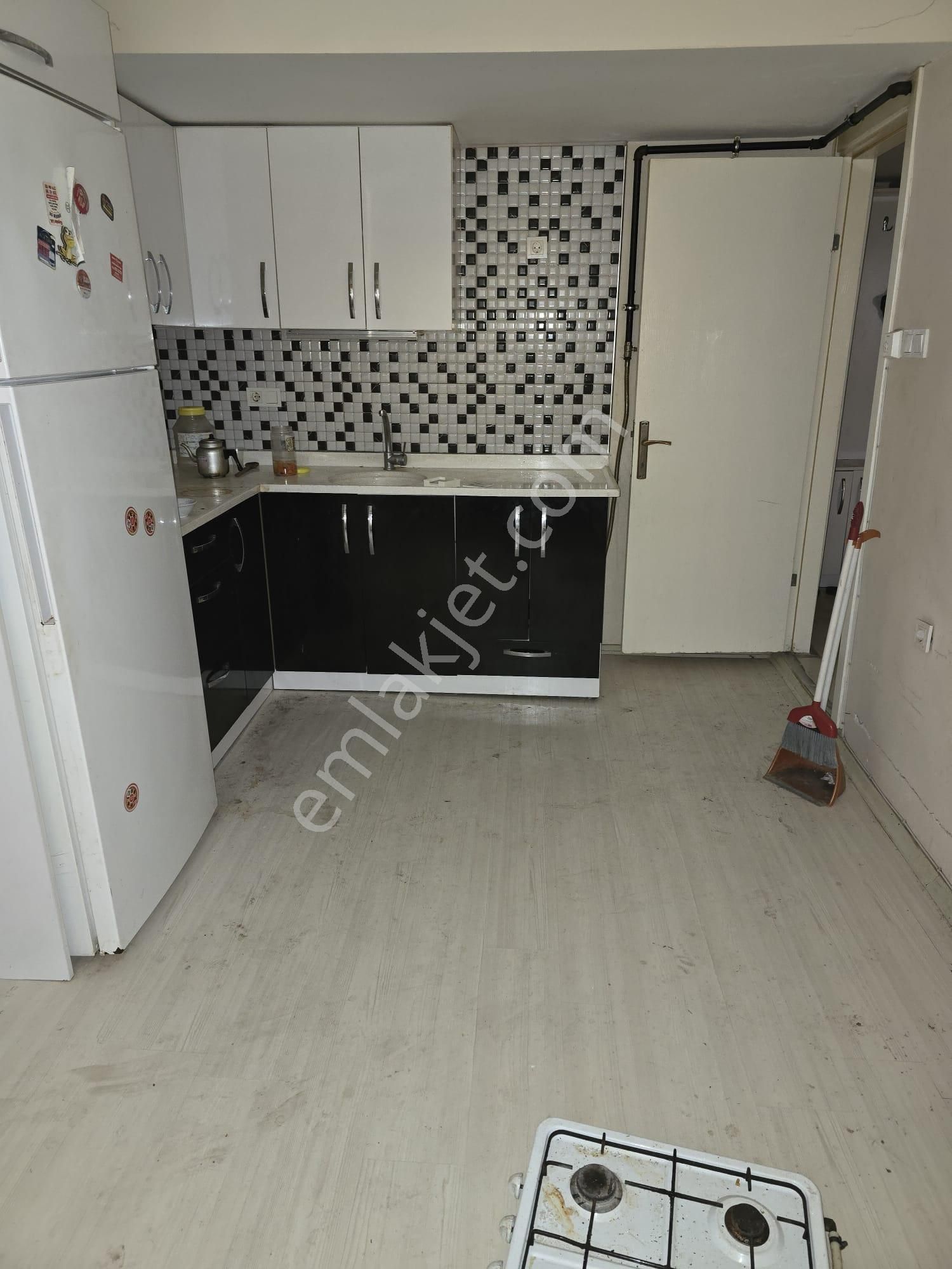 Balçovada Ata Cad.yakını D.gazlı Bahçeli 2+1 Kiralık Daire - Görsel 2