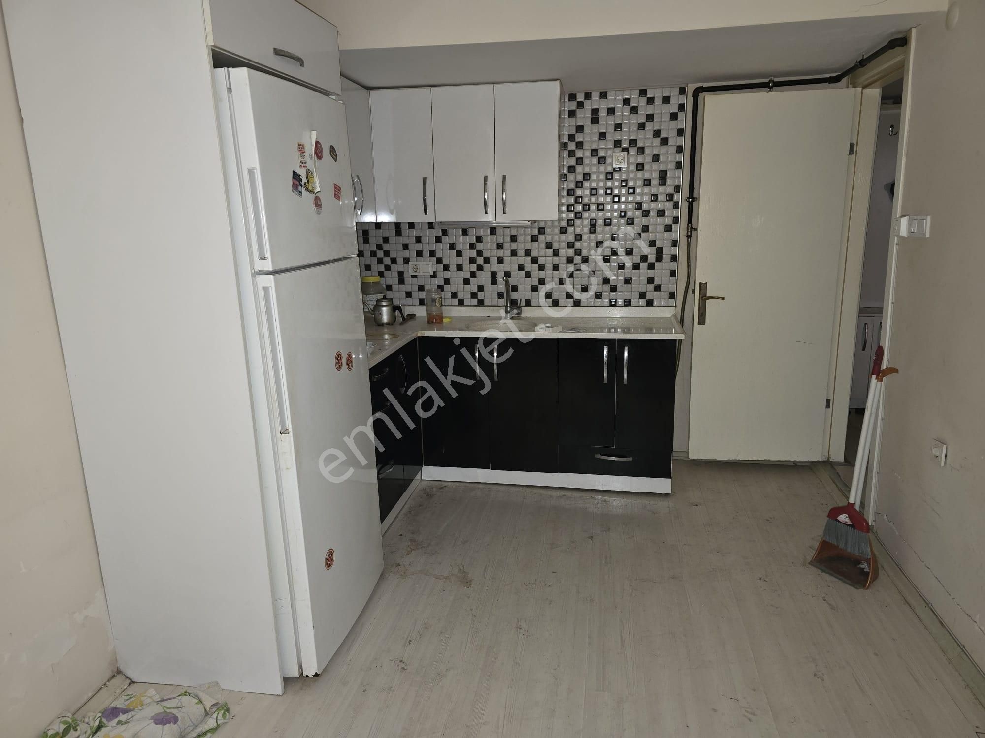 Balçovada Ata Cad.yakını D.gazlı Bahçeli 2+1 Kiralık Daire - Görsel 3