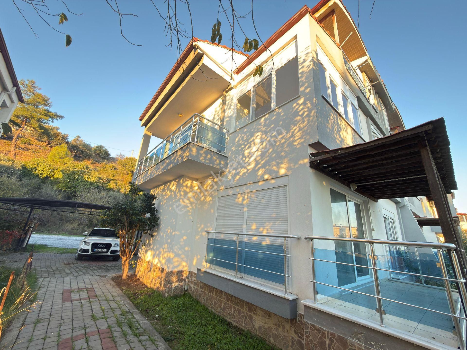 İlica Satılık Triblex Villa Tipi Daire .