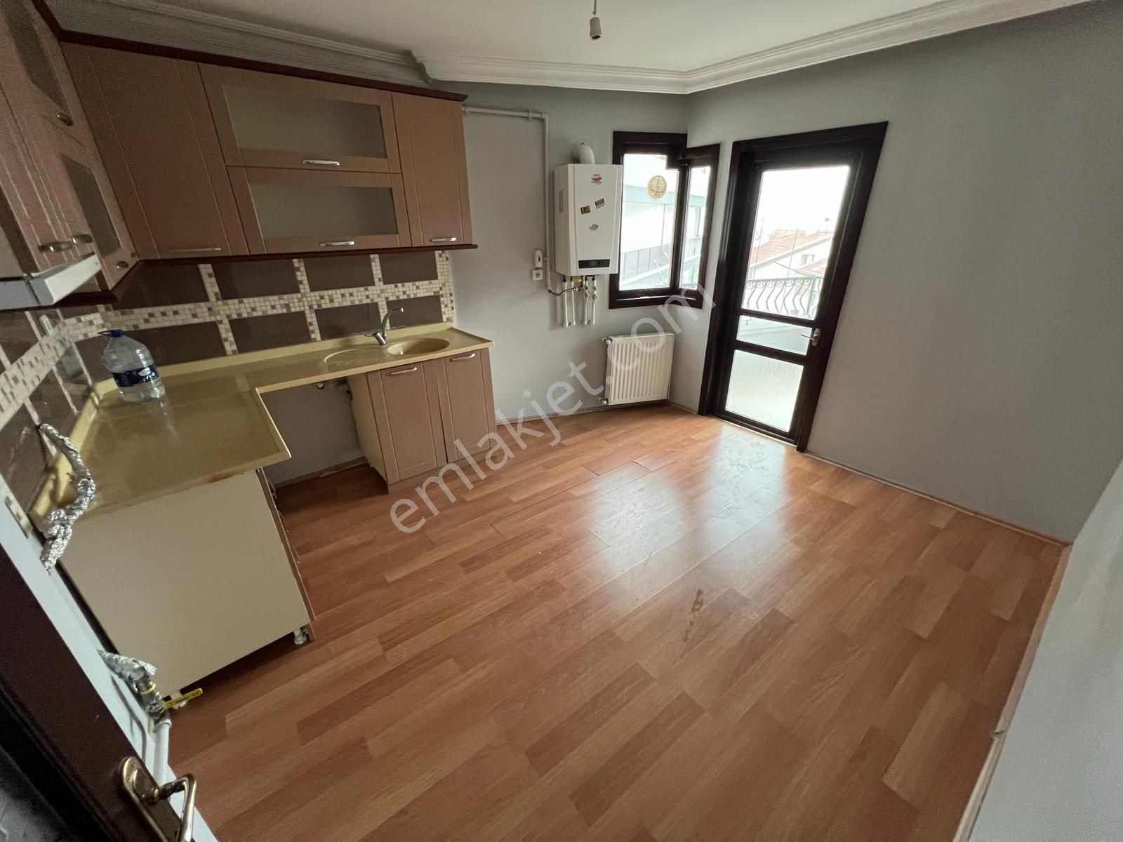 Kariyer'den Yayla'da Ara Katta 3+1 Bağımsız Asansörlü Güney Cephe Manzaralı Daire - Görsel 13