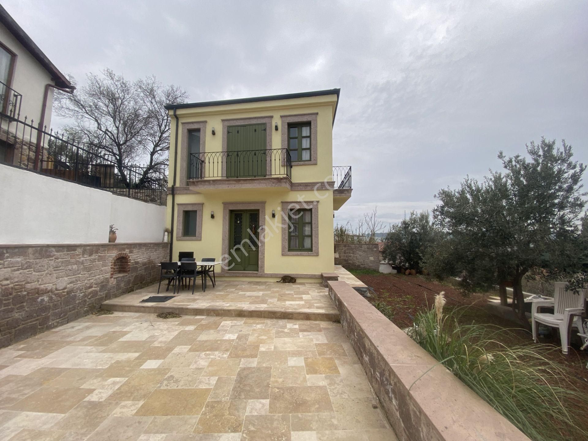 Balıkesir Ayvalık Ta Satılık Mustakil Ev