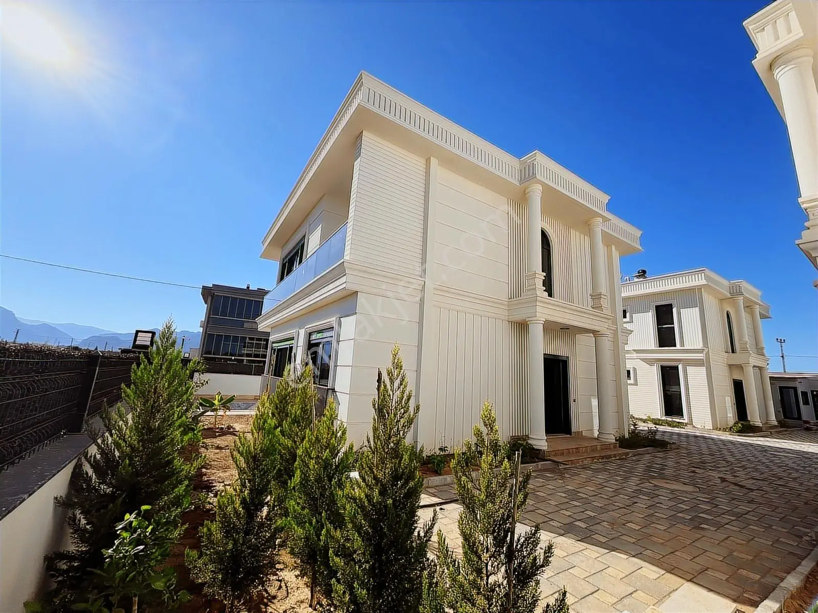 Altınkale Mahallesinde Site İçinde Satılık 4+1 Satılık Villa