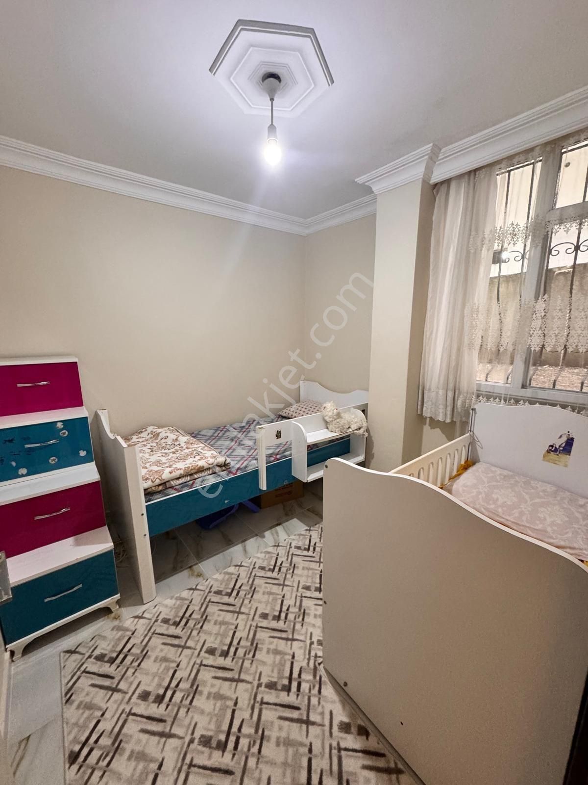 Adress'ten Kanarya Mah. Satılık Büyük Camlı Ferah 3+1 Bahçekat - Görsel 9