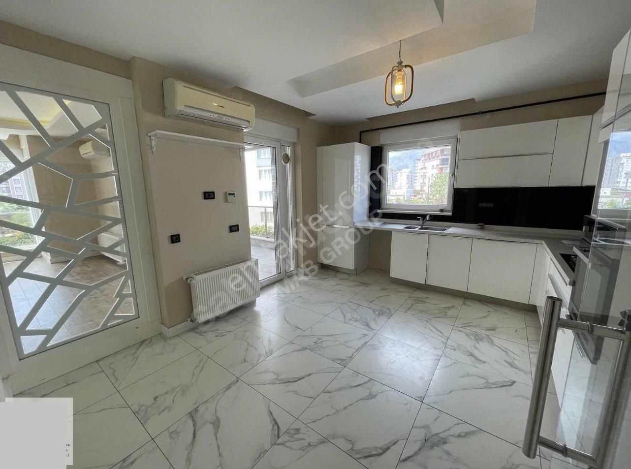 Antalya Konyaaltı Uncalı Mahallesinde Havuzlu Kombili Güvenlikli Sitede 3+1 - Görsel 9