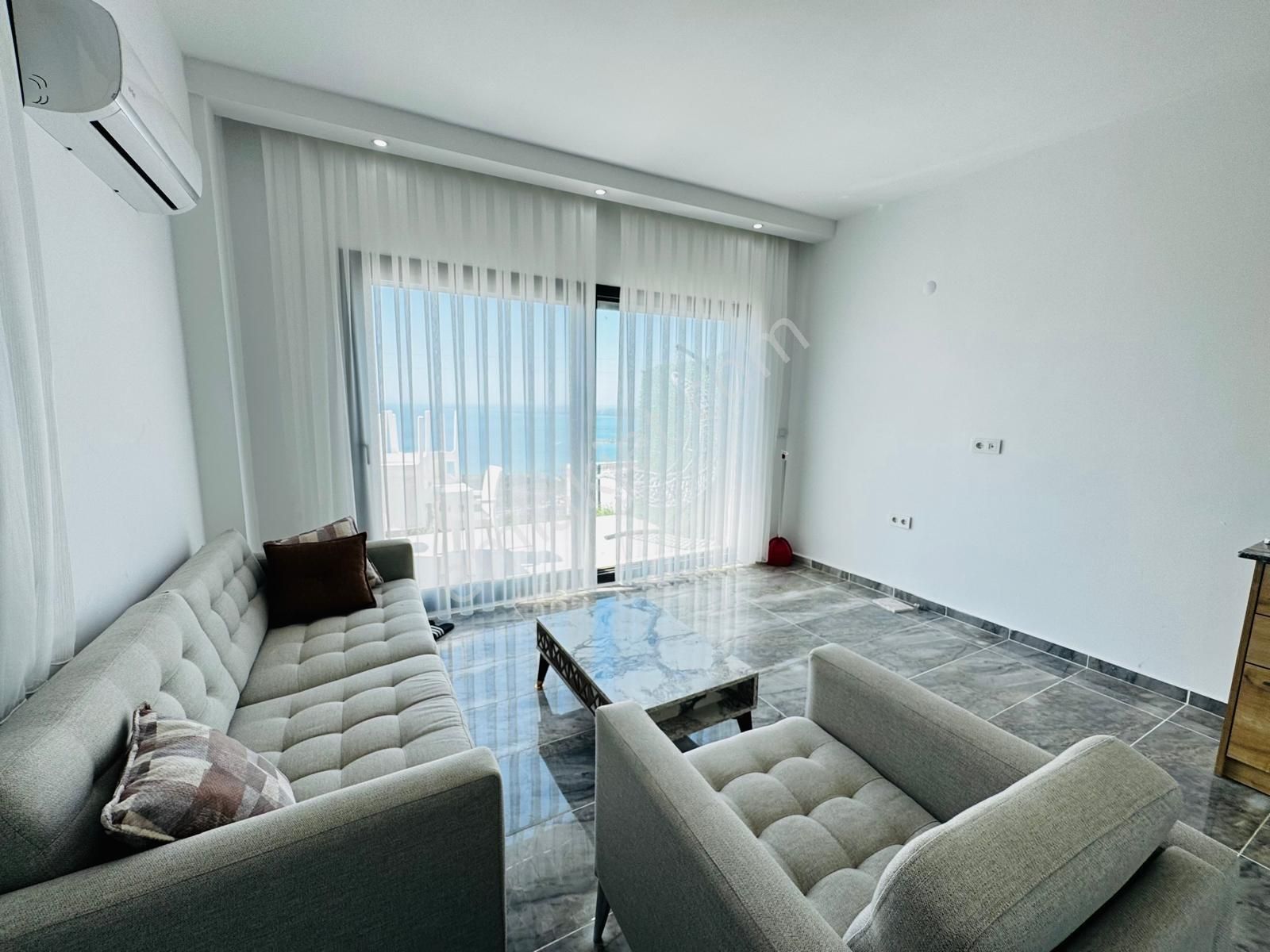 Akbükte Deniz Manzaralı Eşyalı Villa - Görsel 13