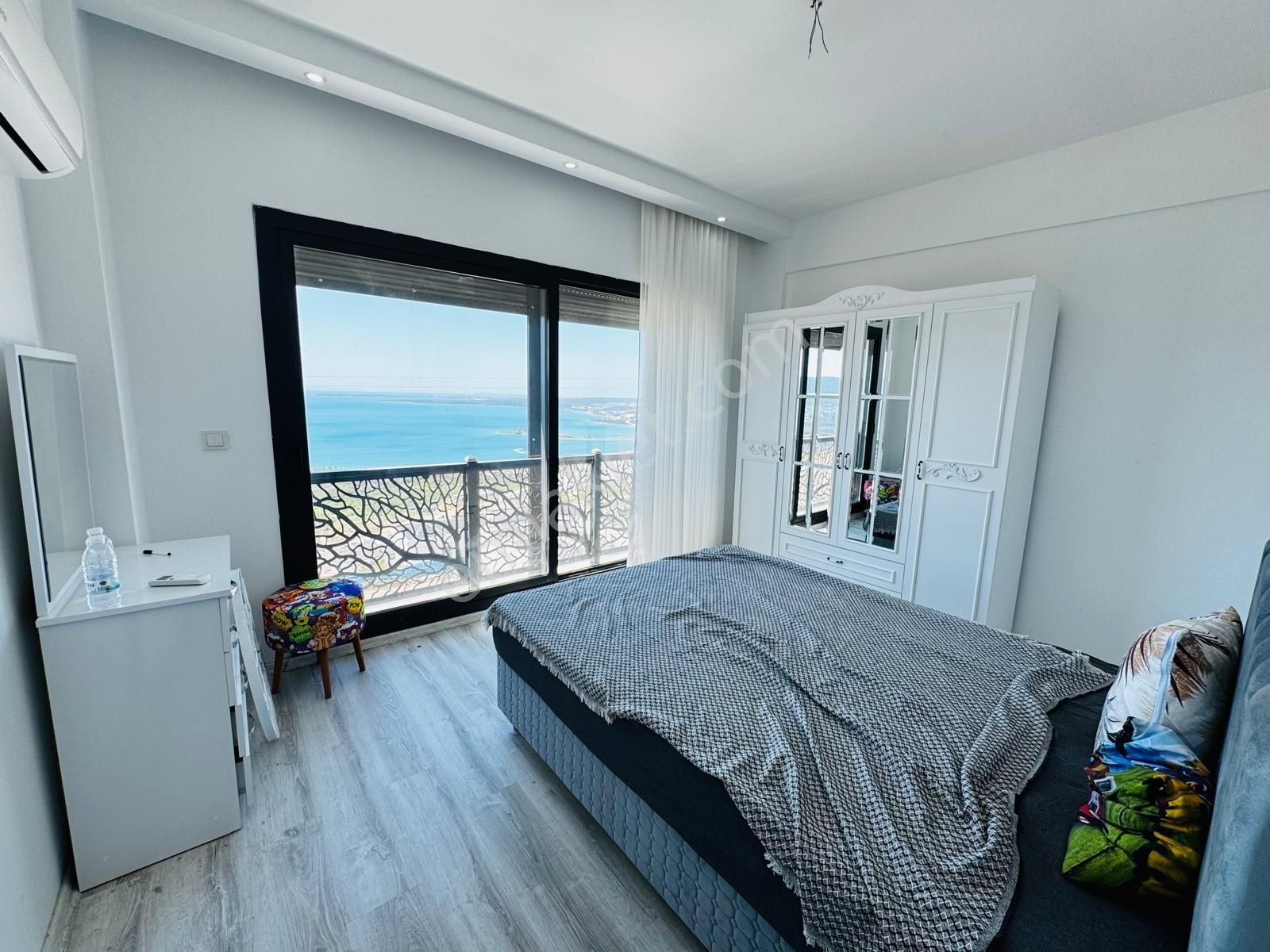 Akbükte Deniz Manzaralı Eşyalı Villa - Görsel 8