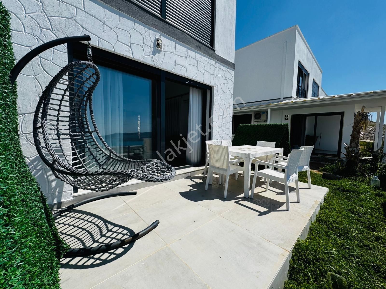 Akbükte Deniz Manzaralı Eşyalı Villa - Görsel 4