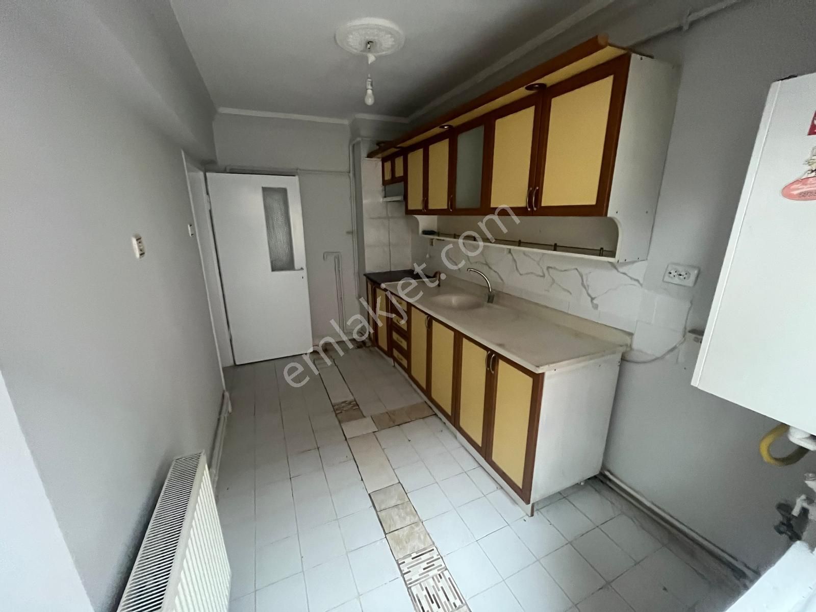 Mç Emlak'tan İstasyon Mah'de Ara Katta 3+1 Satılık Daire - Görsel 2