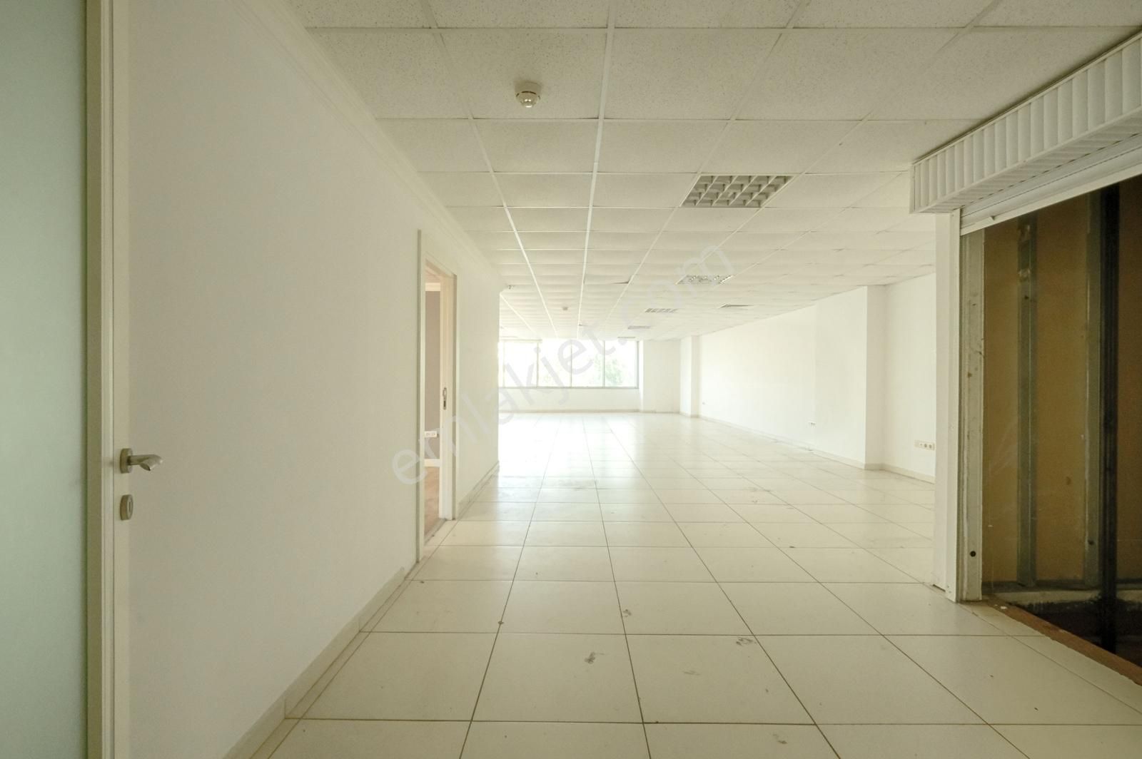 Çağrı Emlak'tan Gazi Bulvarında Kiralık Depolu Dükkan-mağaza - Görsel 17