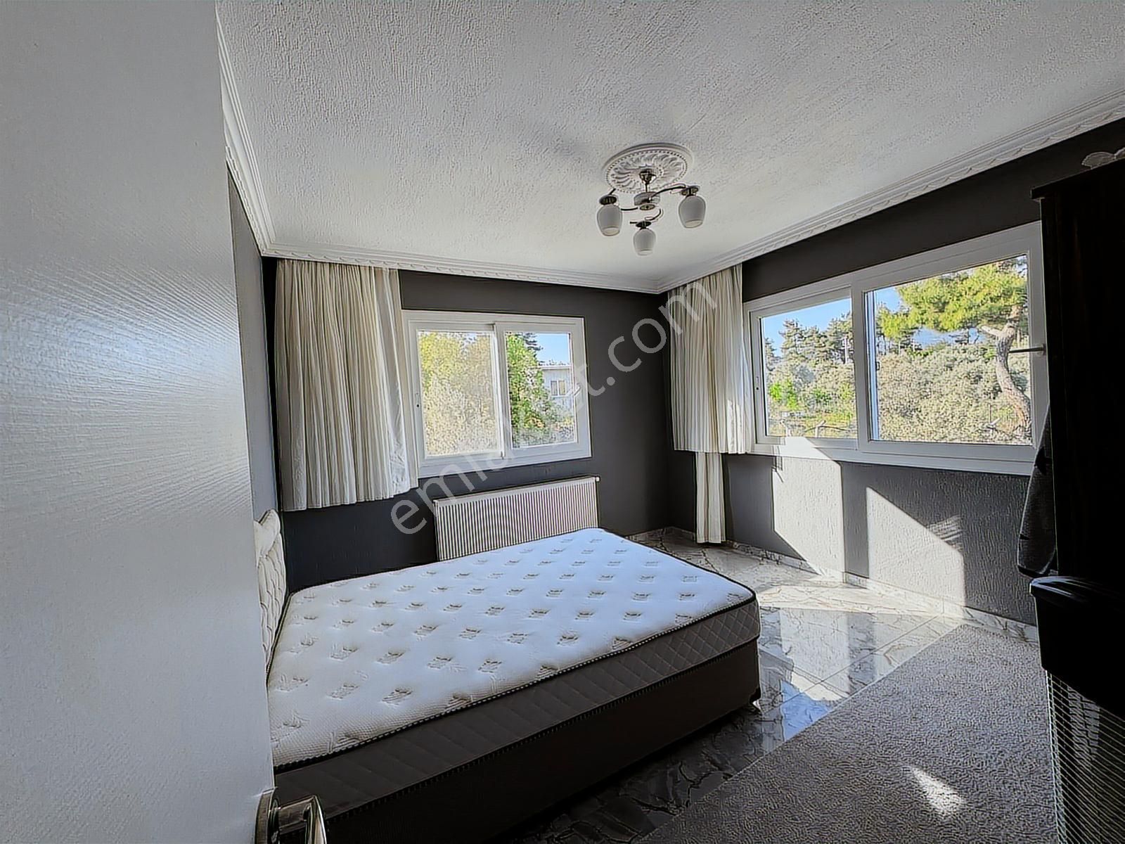 Buca Karacagacta 10dönüm Arazi Ve 2katlı Havuzlu Ful Esyalı Ev - Görsel 26