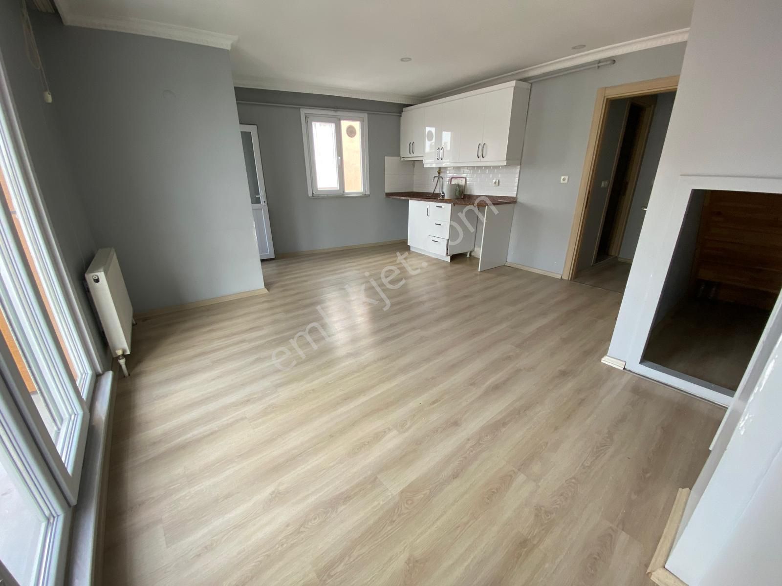 Başokur'dan Bahçelievler Siyavuşpaşa'da Genç Bina 3+2 130 M2 Dublex