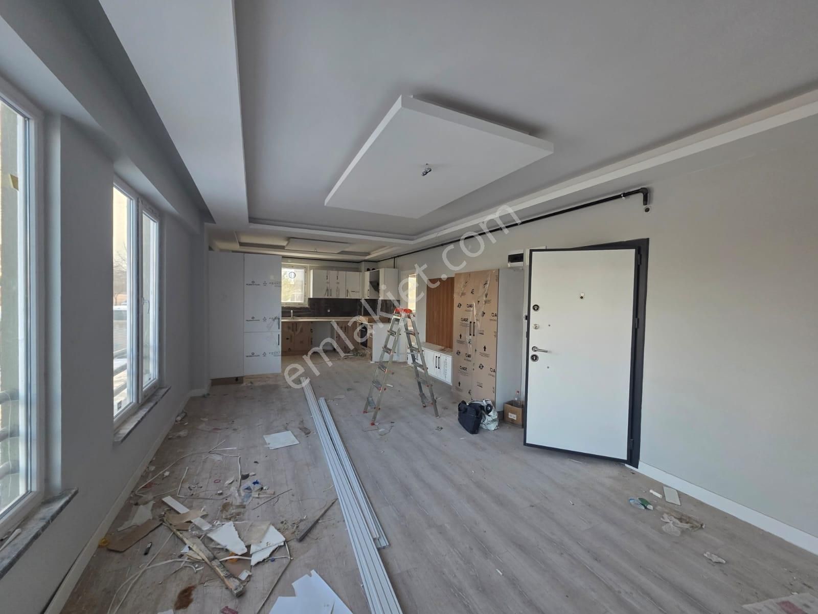 Şafak Caddesi Yakını Kiralık 1+1 Sıfır Daire - Görsel 7