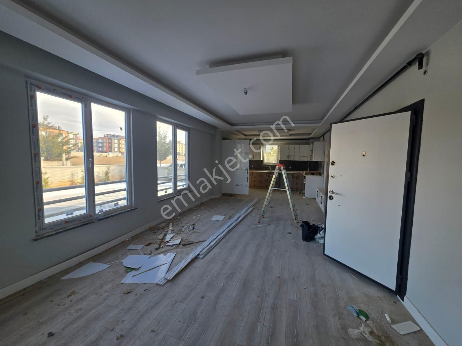 Şafak Caddesi Yakını Kiralık 1+1 Sıfır Daire - Görsel 5