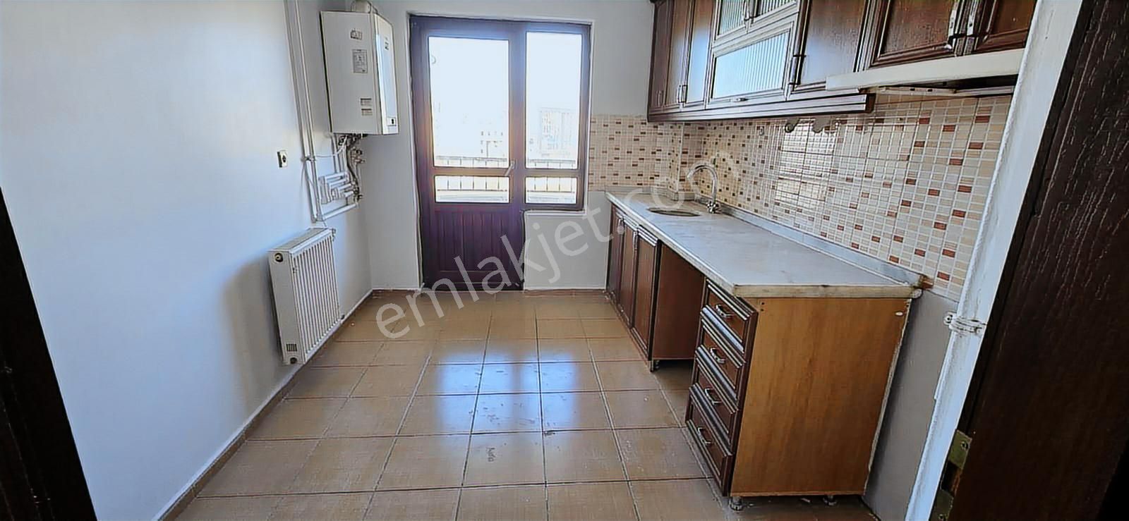 Gülveren Mah 3+1 Kat 2 Ön Cephe Bağımsız Cadde Üstü - Görsel 16