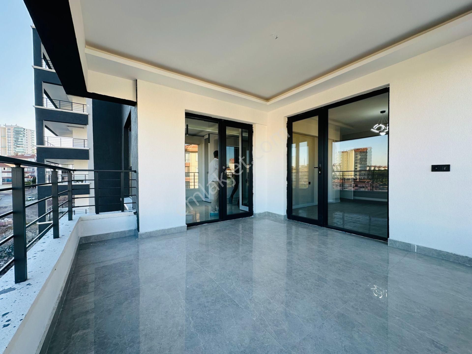 Nam-ak Emlak'tan Kapalı Oto. Giyinme Odalı Sıfır 7.kat 4+1 Site Dairesi - Görsel 8