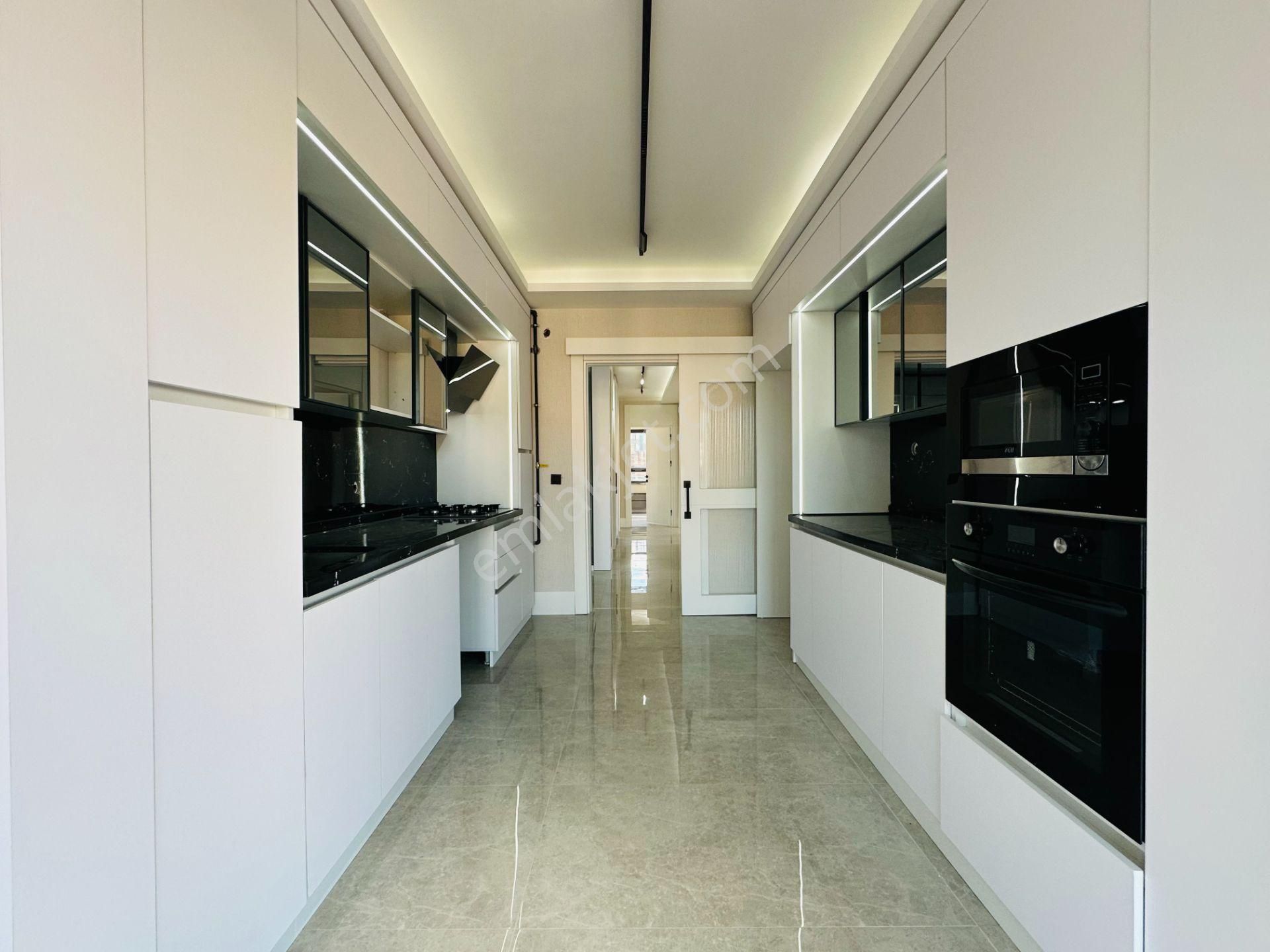 Nam-ak Emlak'tan Kapalı Oto. Giyinme Odalı Sıfır 7.kat 4+1 Site Dairesi - Görsel 5