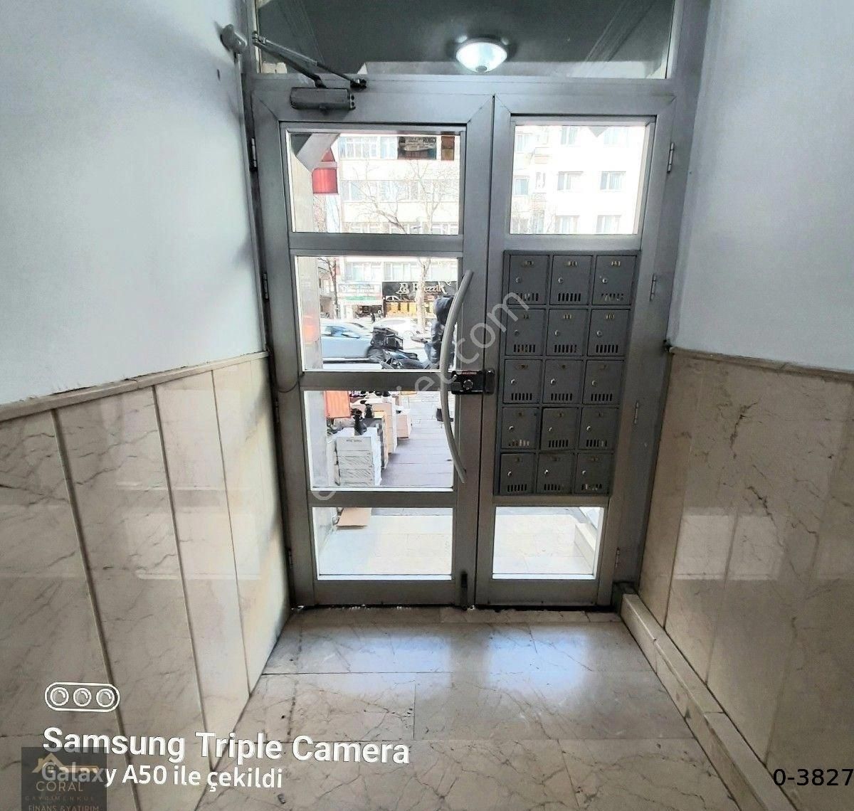 Cebeci Cemal Gürsel Caddesinde,metro Durağı Yakınında,bakımlı Binada,asansörlü, 3+1 Satılık Daire - Görsel 3