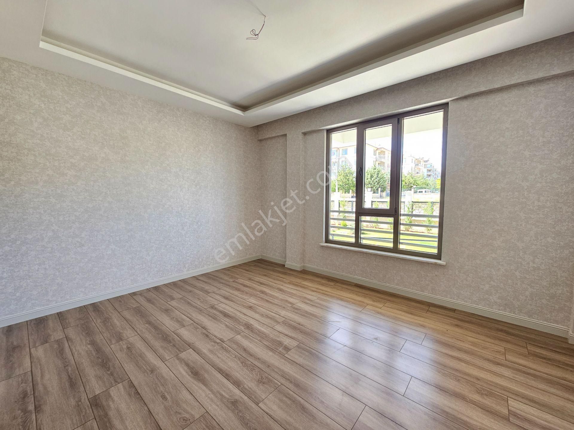 İşyapar Gayrimenkulden Şafak Caddesine Yakın Site İçi 2+1 Lüks Daireler 🔥 - Görsel 3