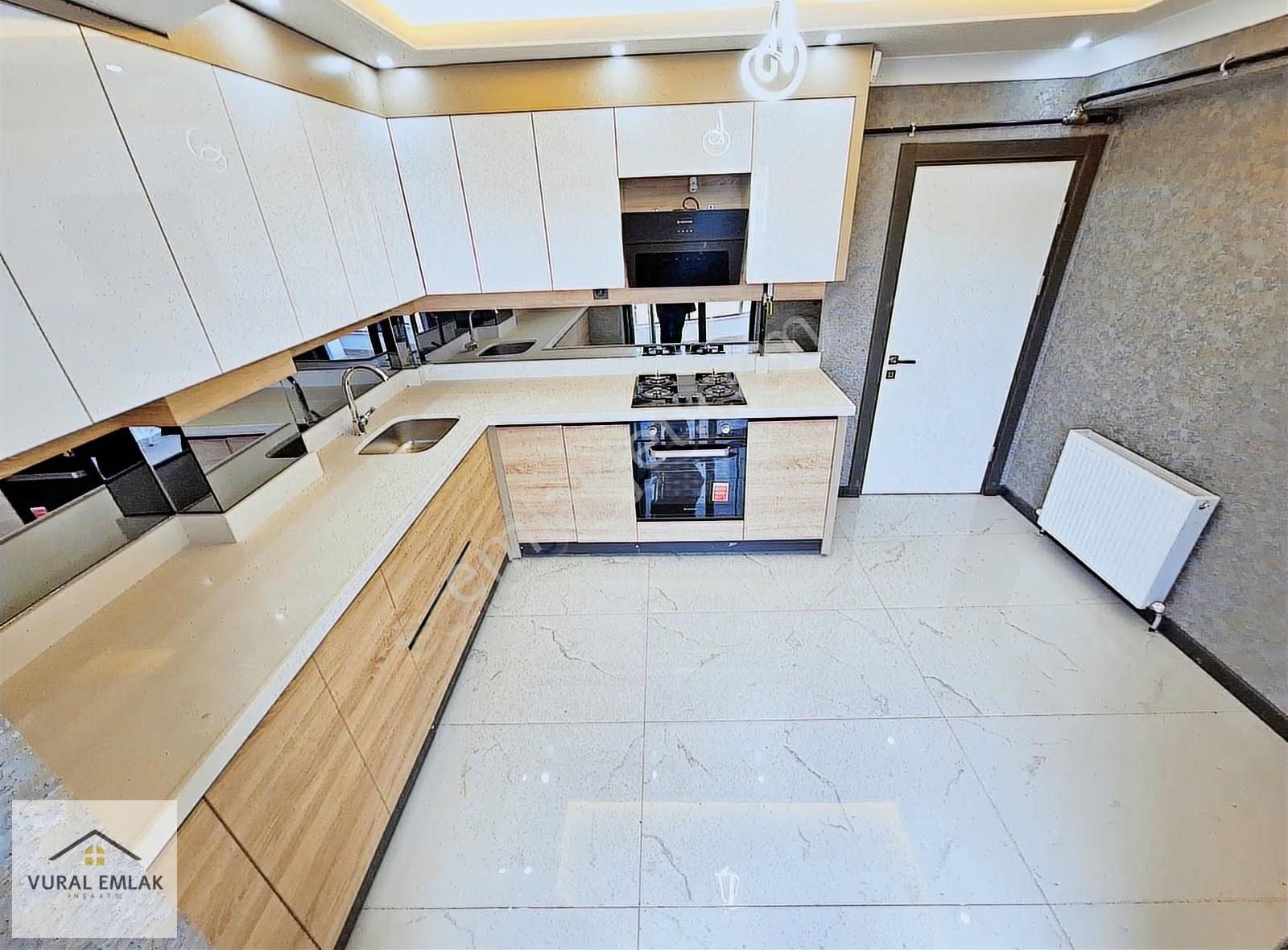 Vural Emlaktan 3+1 İskanlı Ara Katta Ultra Lüx Menderes Mh 145m2 - Görsel 2