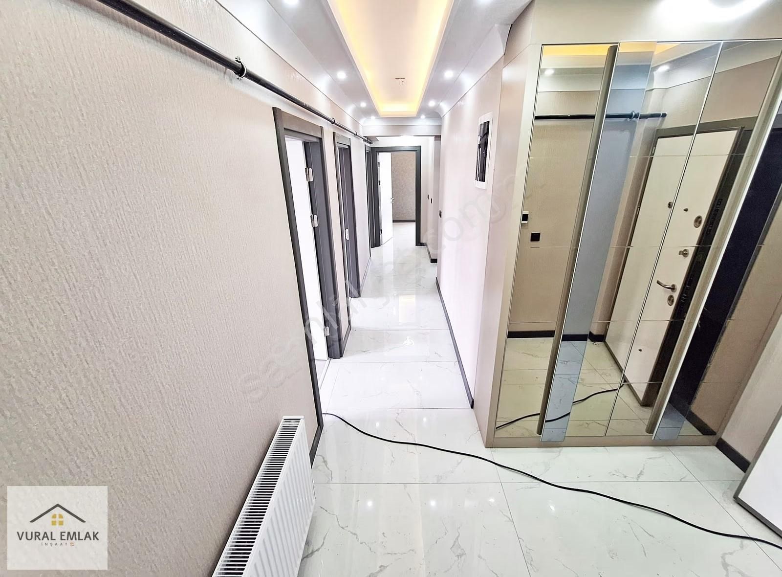 Vural Emlaktan 3+1 İskanlı Ara Katta Ultra Lüx Menderes Mh 145m2 - Görsel 11