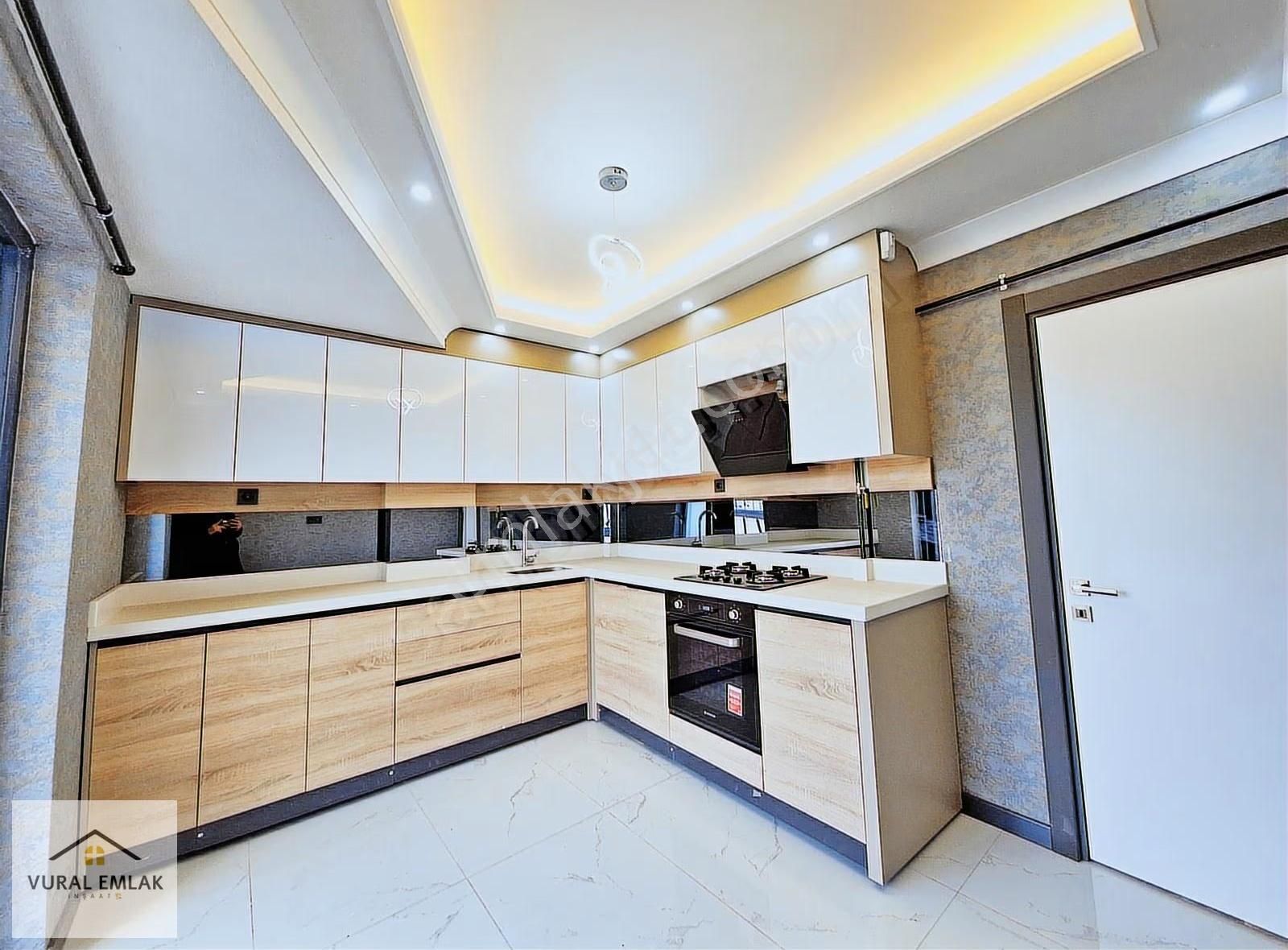 Vural Emlaktan 3+1 İskanlı Ara Katta Ultra Lüx Menderes Mh 145m2 - Görsel 25