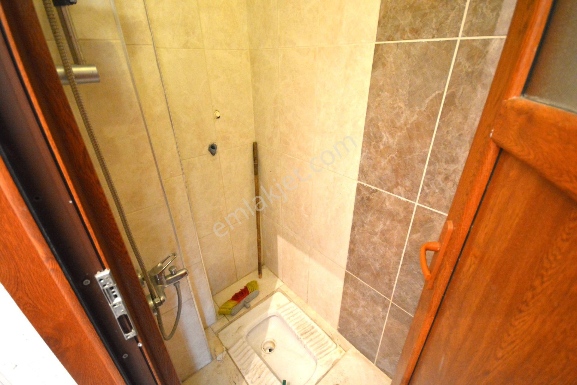 Kiralık Dükkan 200 M2 Konumu Güzel İskanlı Depolu Mutfaklı Özel Dekor Yapılmış - Görsel 8