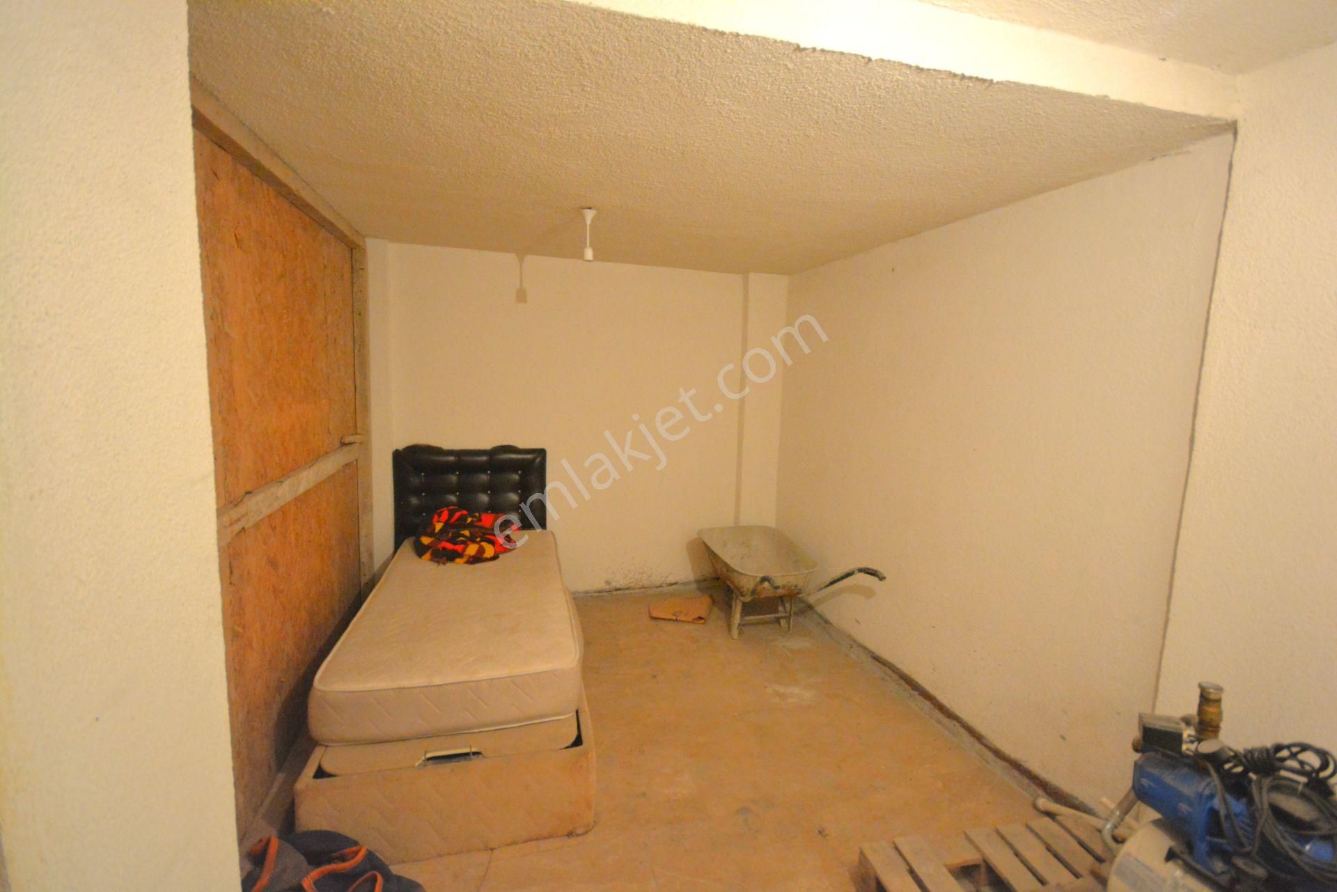 Kiralık Dükkan 200 M2 Konumu Güzel İskanlı Depolu Mutfaklı Özel Dekor Yapılmış - Görsel 18