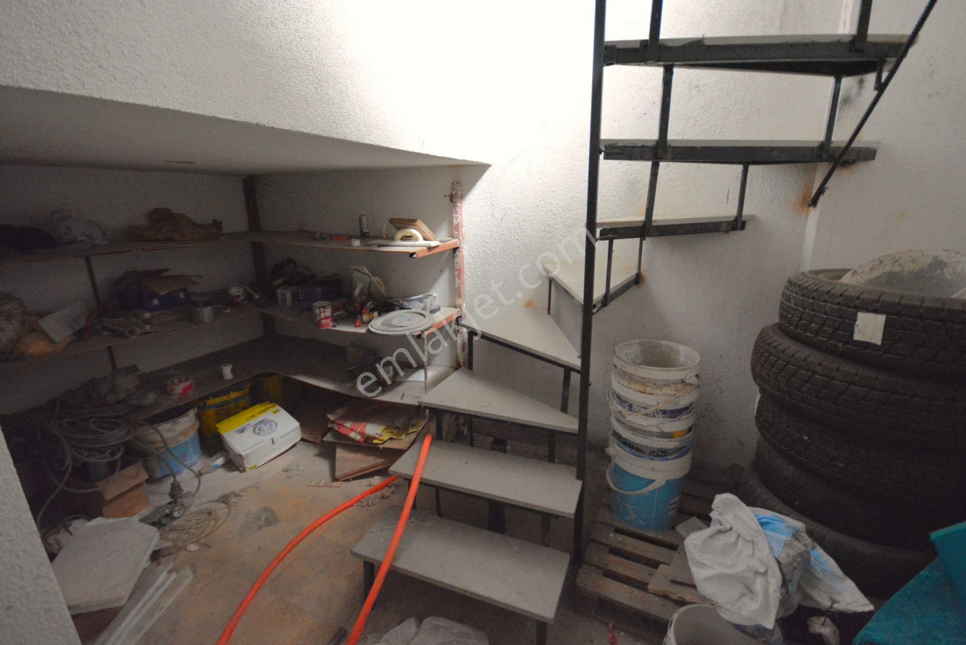 Kiralık Dükkan 200 M2 Konumu Güzel İskanlı Depolu Mutfaklı Özel Dekor Yapılmış - Görsel 15