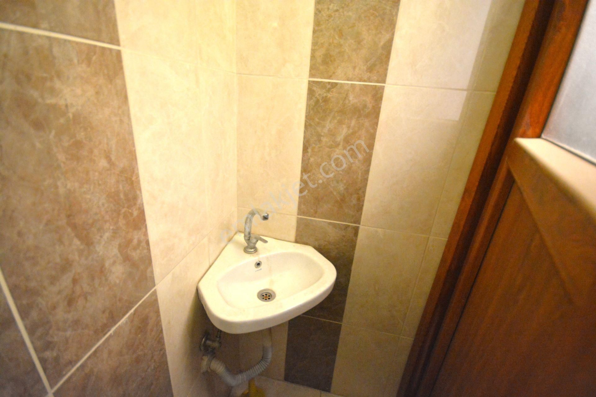 Kiralık Dükkan 200 M2 Konumu Güzel İskanlı Depolu Mutfaklı Özel Dekor Yapılmış - Görsel 11