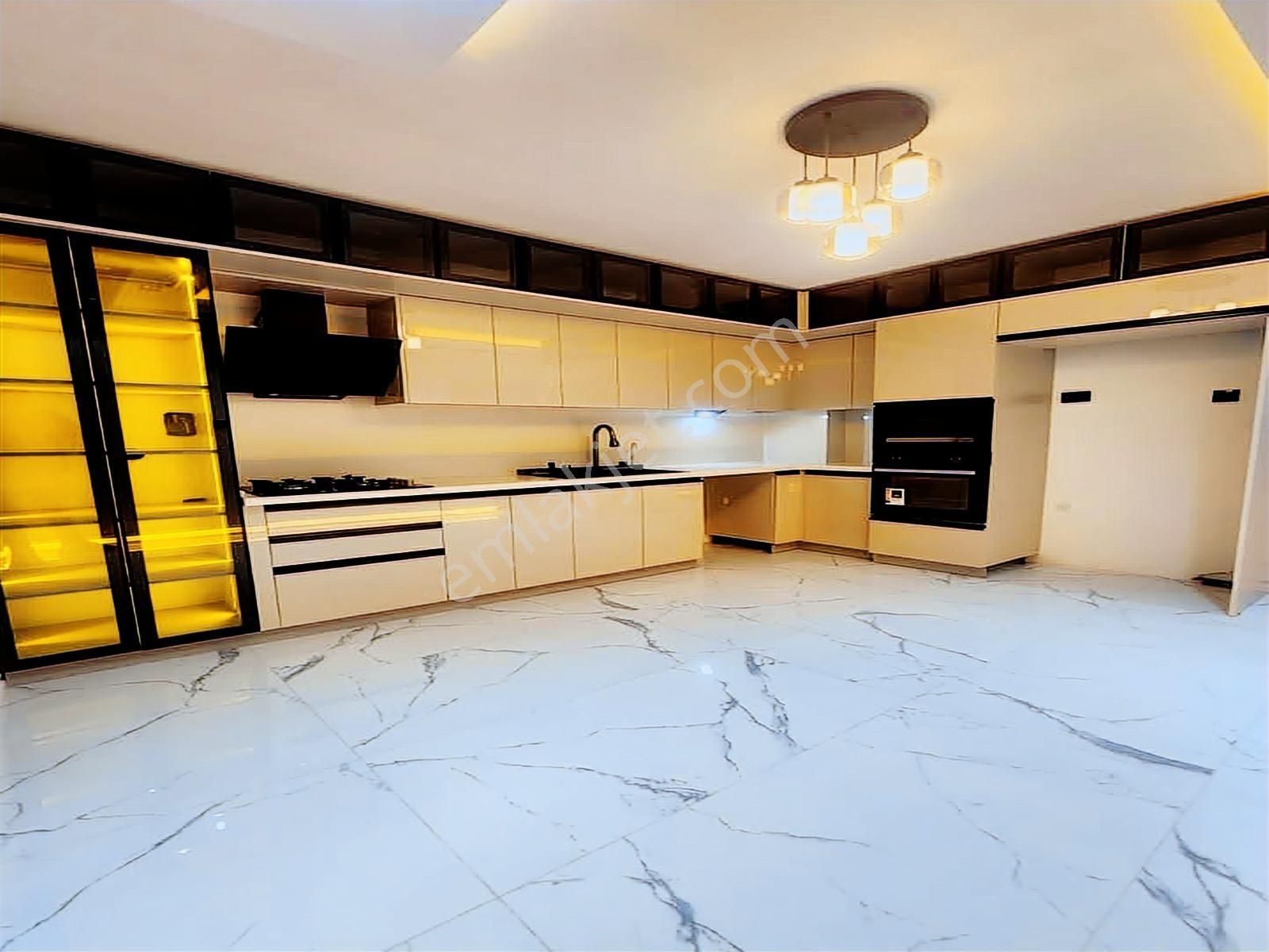 Batı Yapı'dan Emsallerinin Altında Tasarımlı Lüks Sıfır 3+1