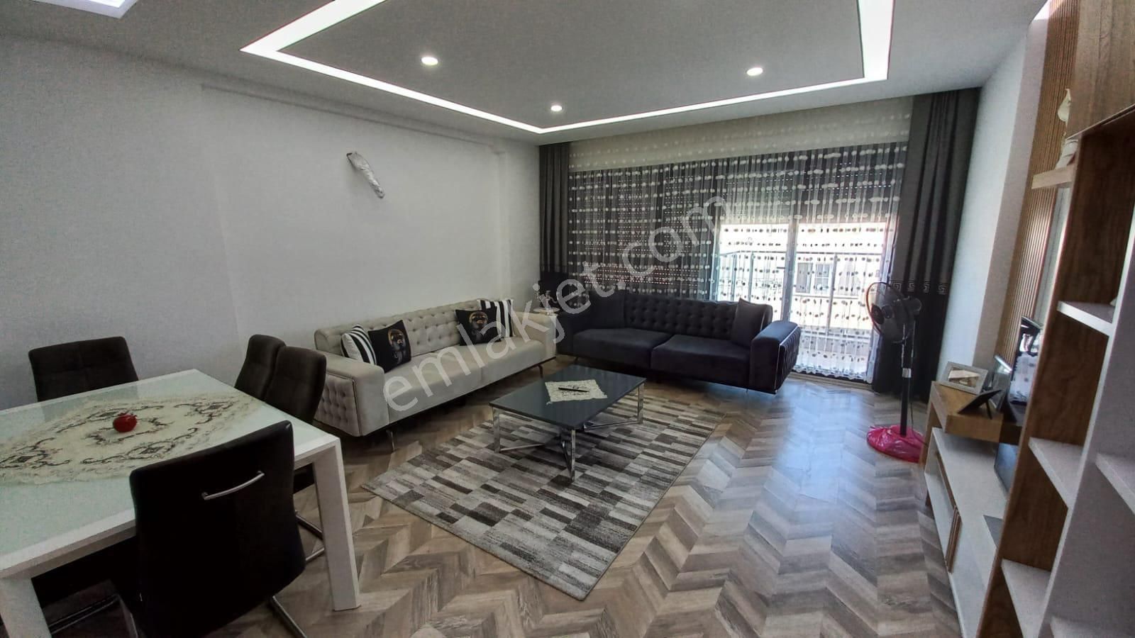 Nezih Bir Lokasyonda 2+1 Satılık Rezidans Daire