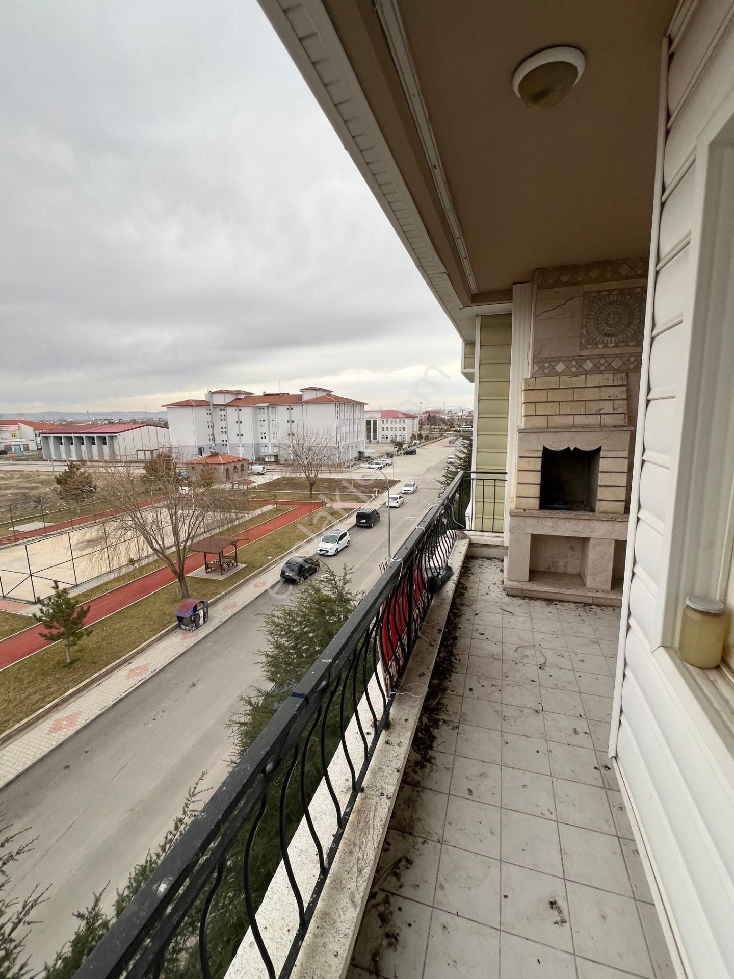 Afyon Özsu Emlak'tan Uydukent Te Site İçi Satılık 3+1 Daire - Görsel 16