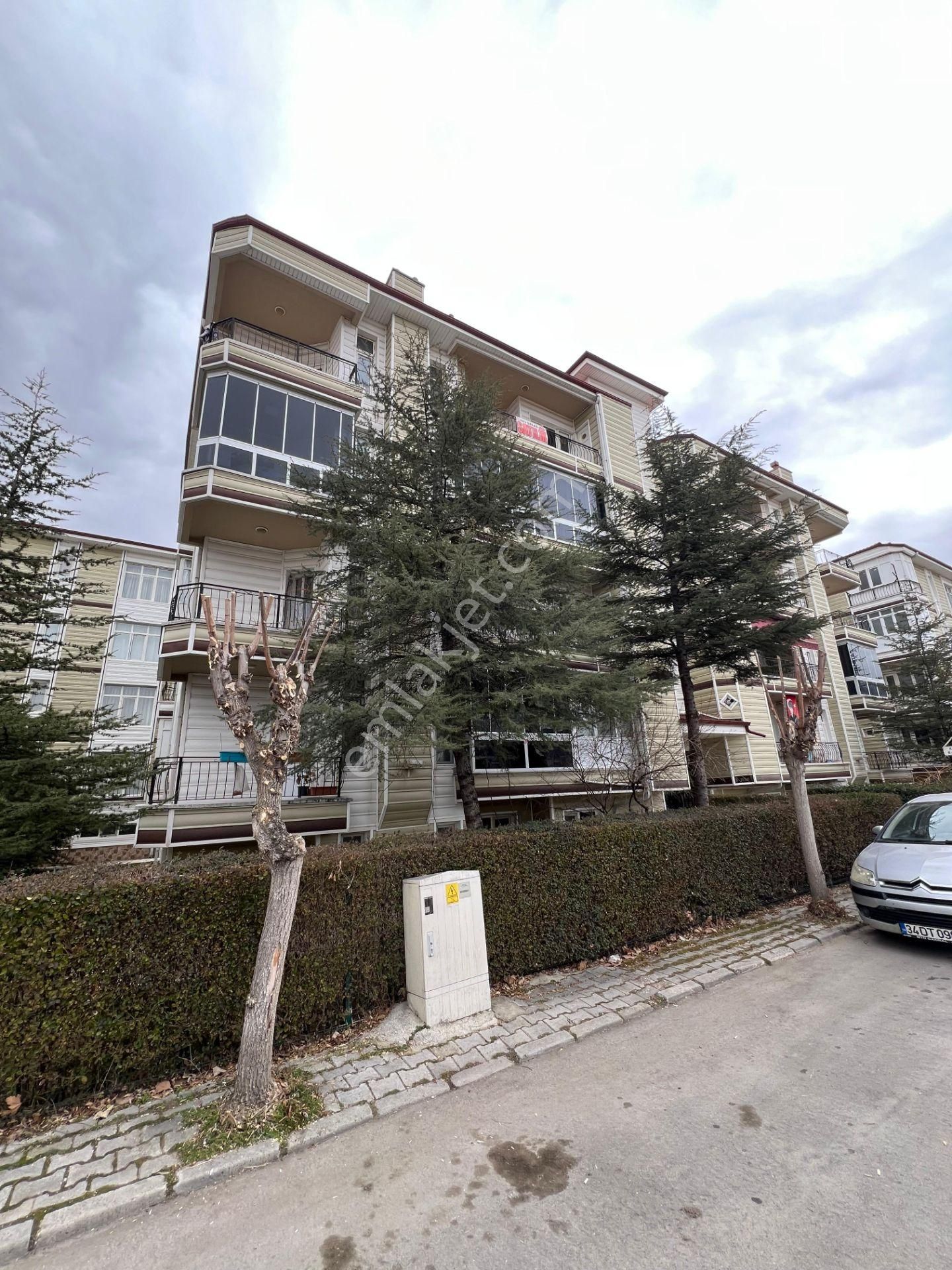 Afyon Özsu Emlak'tan Uydukent Te Site İçi Satılık 3+1 Daire - Görsel 29