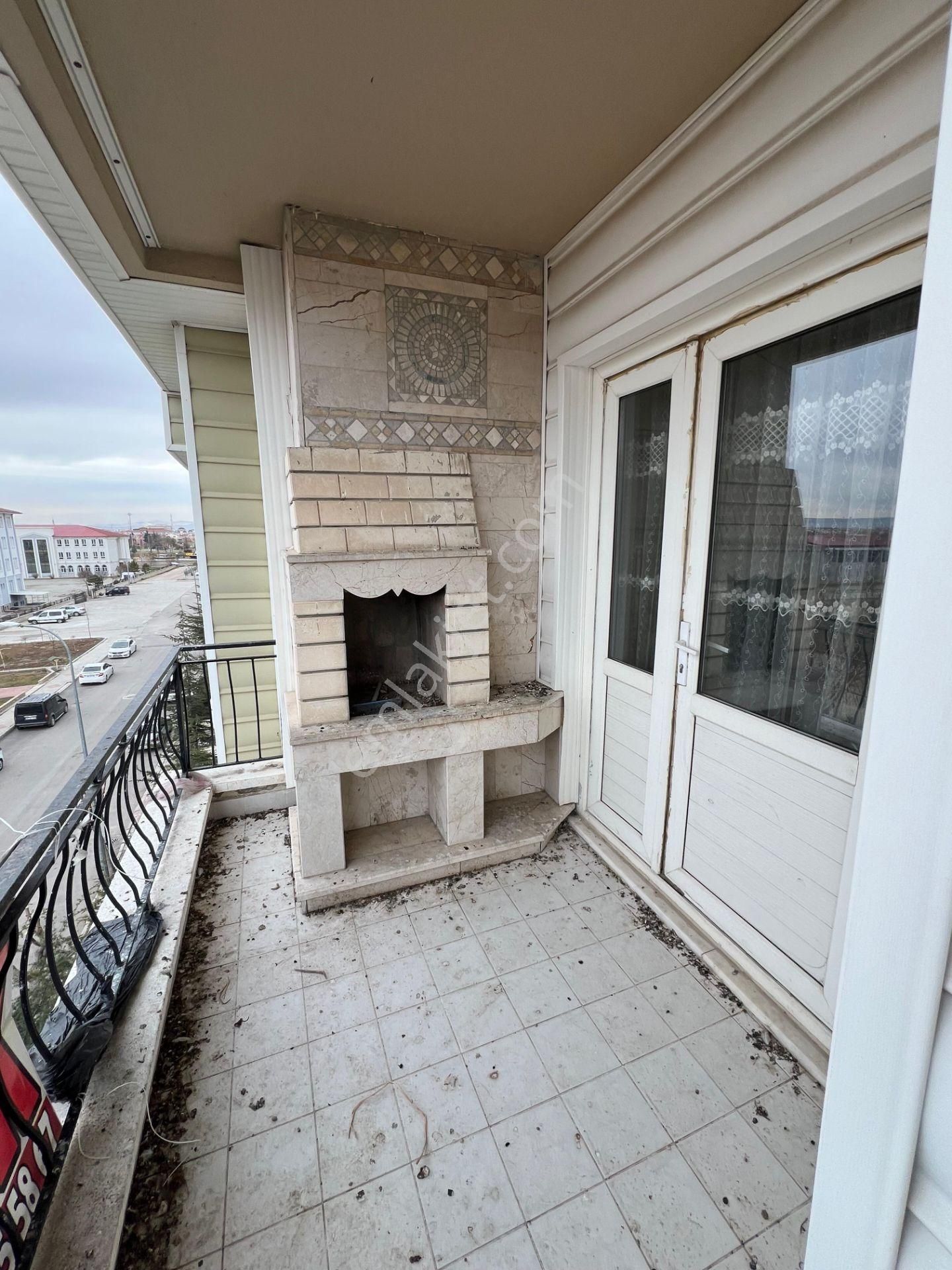 Afyon Özsu Emlak'tan Uydukent Te Site İçi Satılık 3+1 Daire - Görsel 17